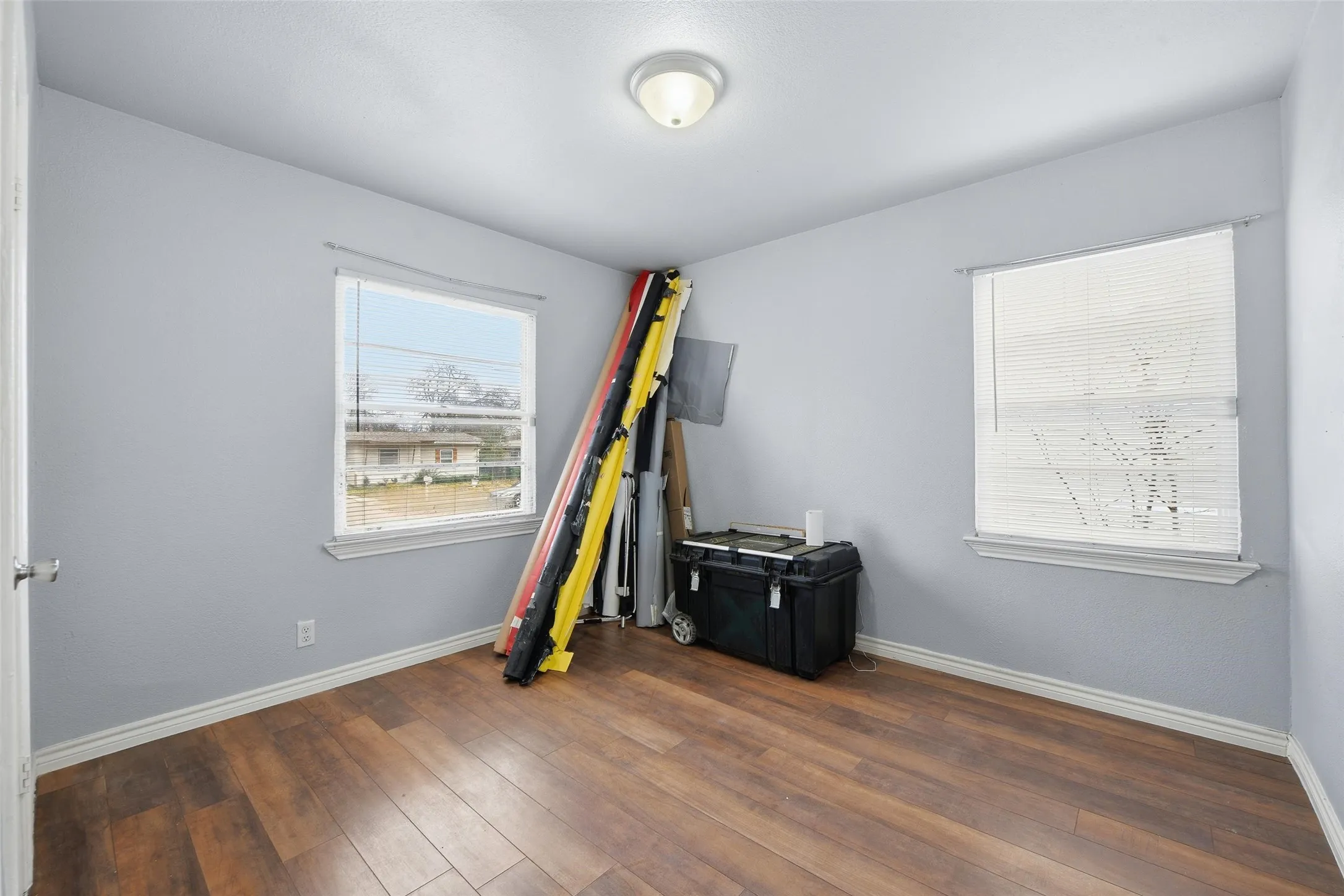 Single Family Residence For Sale in Tarrant County , 1818 Reever Street, Arlington, Texas 76010, 4 Bedroom, 2 Bathroom, Garage spaces, 1,987 Sqft, built in 1953, Preowned, mls#21145584, Real Estate Agent in Arlington, Homes For Sale in Tarrant county, Homes For Sale in Arlington, Realtor in Arlington Texas, Real Estate Brokerage Independent Realty Texas, Luminita Cordes Realtor