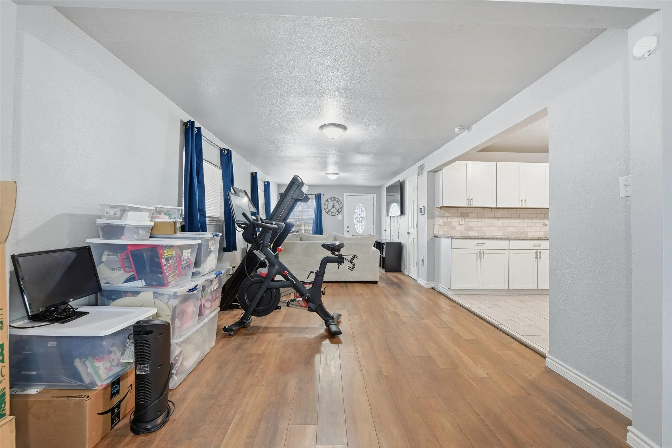 Single Family Residence For Sale in Tarrant County , 1818 Reever Street, Arlington, Texas 76010, 4 Bedroom, 2 Bathroom, Garage spaces, 1,987 Sqft, built in 1953, Preowned, mls#21145584, Real Estate Agent in Arlington, Homes For Sale in Tarrant county, Homes For Sale in Arlington, Realtor in Arlington Texas, Real Estate Brokerage Independent Realty Texas, Luminita Cordes Realtor