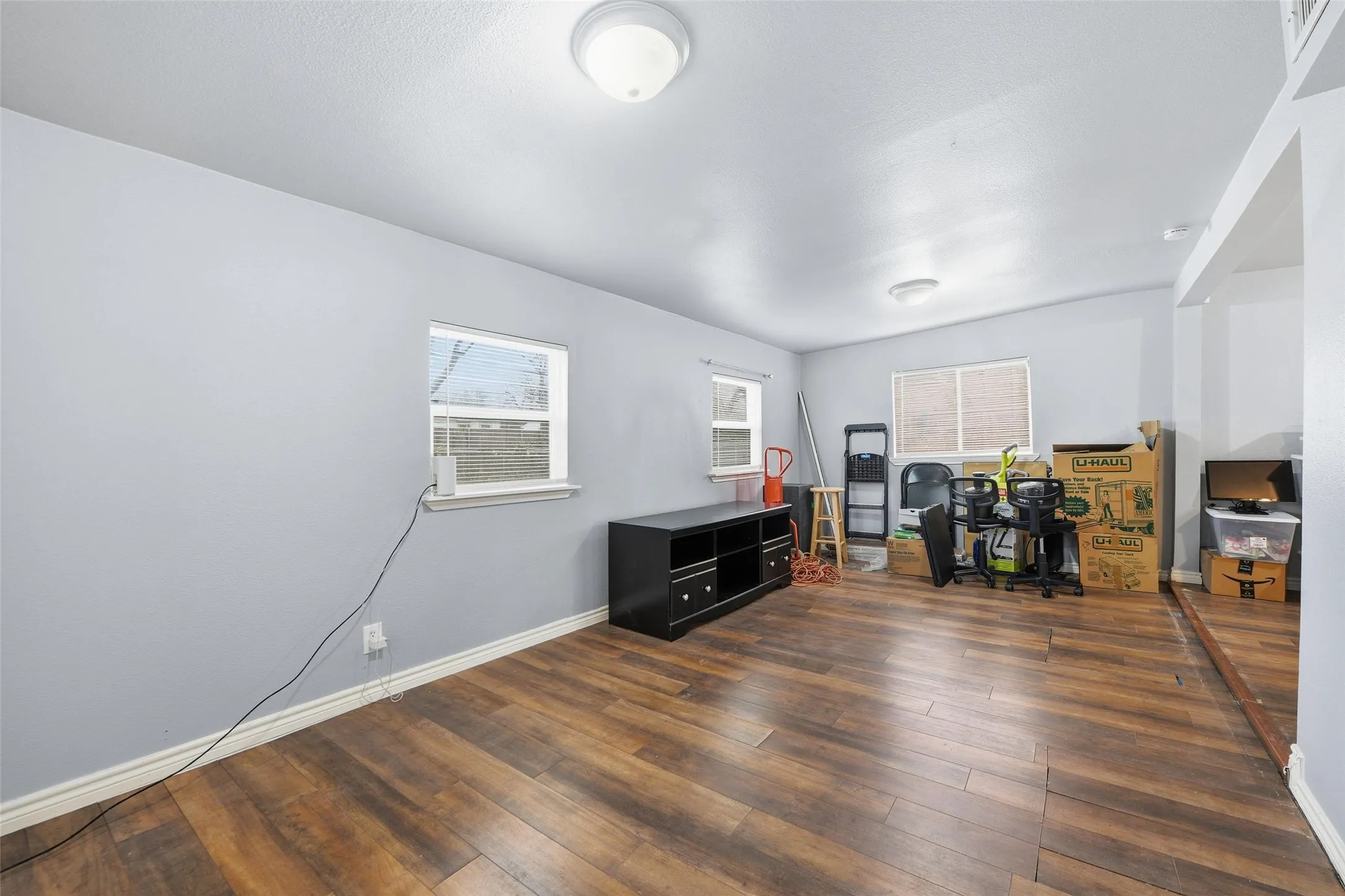Single Family Residence For Sale in Tarrant County , 1818 Reever Street, Arlington, Texas 76010, 4 Bedroom, 2 Bathroom, Garage spaces, 1,987 Sqft, built in 1953, Preowned, mls#21145584, Real Estate Agent in Arlington, Homes For Sale in Tarrant county, Homes For Sale in Arlington, Realtor in Arlington Texas, Real Estate Brokerage Independent Realty Texas, Luminita Cordes Realtor
