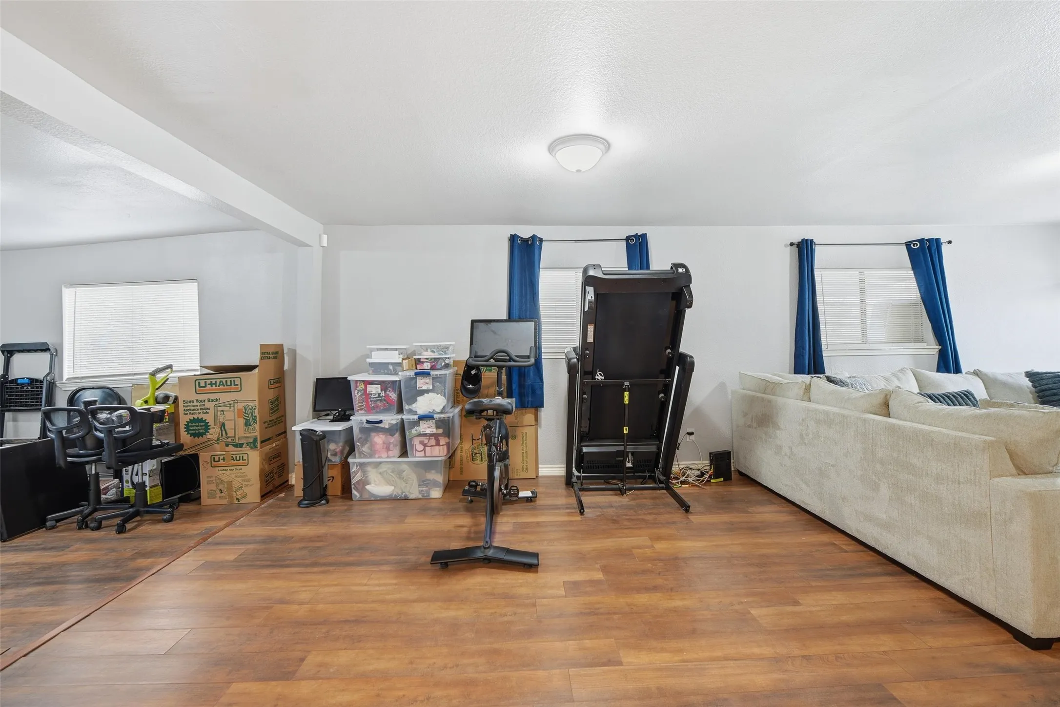 Single Family Residence For Sale in Tarrant County , 1818 Reever Street, Arlington, Texas 76010, 4 Bedroom, 2 Bathroom, Garage spaces, 1,987 Sqft, built in 1953, Preowned, mls#21145584, Real Estate Agent in Arlington, Homes For Sale in Tarrant county, Homes For Sale in Arlington, Realtor in Arlington Texas, Real Estate Brokerage Independent Realty Texas, Luminita Cordes Realtor