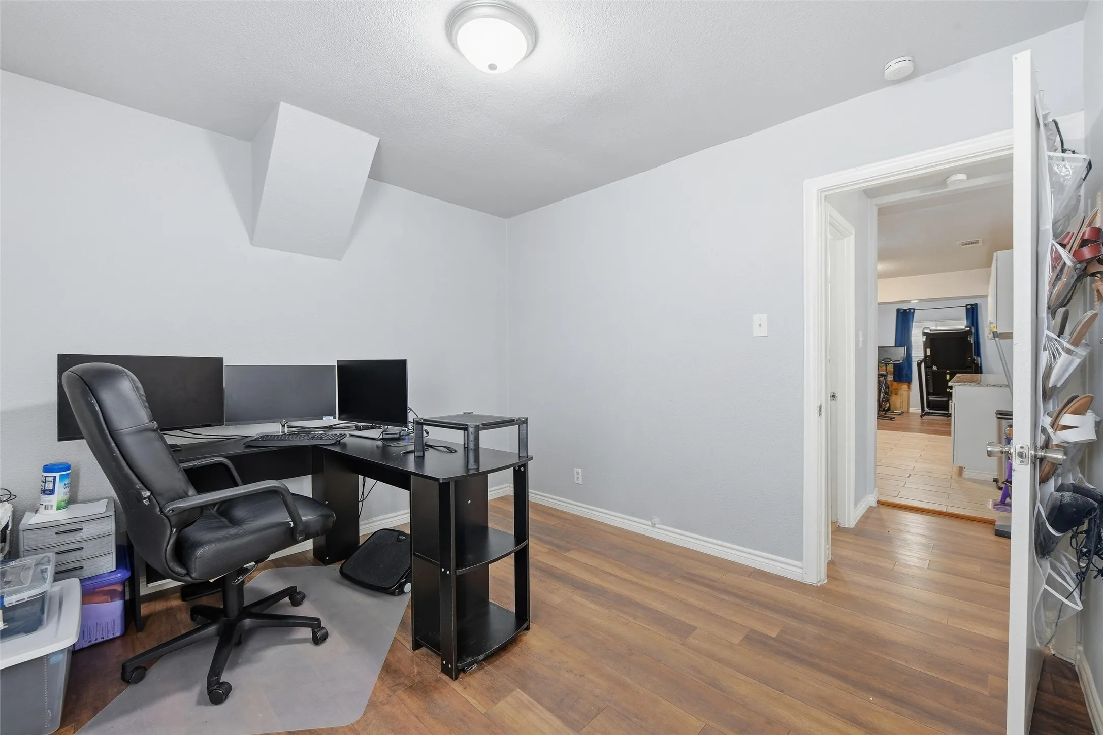 Single Family Residence For Sale in Tarrant County , 1818 Reever Street, Arlington, Texas 76010, 4 Bedroom, 2 Bathroom, Garage spaces, 1,987 Sqft, built in 1953, Preowned, mls#21145584, Real Estate Agent in Arlington, Homes For Sale in Tarrant county, Homes For Sale in Arlington, Realtor in Arlington Texas, Real Estate Brokerage Independent Realty Texas, Luminita Cordes Realtor
