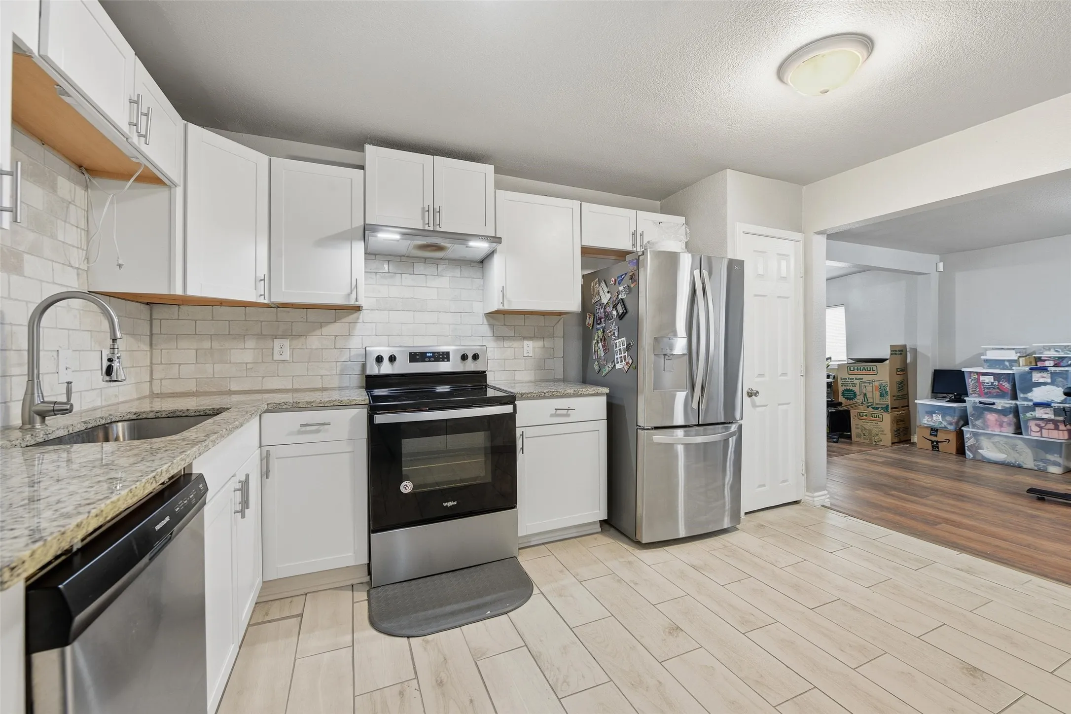 Single Family Residence For Sale in Tarrant County , 1818 Reever Street, Arlington, Texas 76010, 4 Bedroom, 2 Bathroom, Garage spaces, 1,987 Sqft, built in 1953, Preowned, mls#21145584, Real Estate Agent in Arlington, Homes For Sale in Tarrant county, Homes For Sale in Arlington, Realtor in Arlington Texas, Real Estate Brokerage Independent Realty Texas, Luminita Cordes Realtor