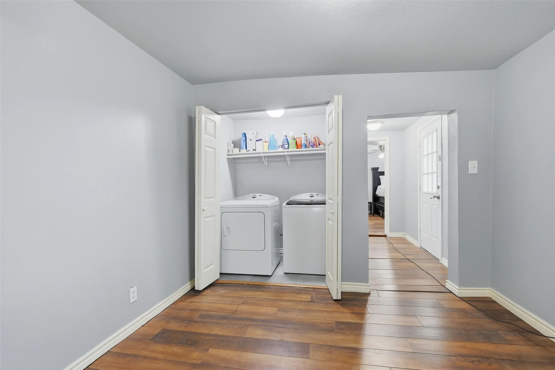 Single Family Residence For Sale in Tarrant County , 1818 Reever Street, Arlington, Texas 76010, 4 Bedroom, 2 Bathroom, Garage spaces, 1,987 Sqft, built in 1953, Preowned, mls#21145584, Real Estate Agent in Arlington, Homes For Sale in Tarrant county, Homes For Sale in Arlington, Realtor in Arlington Texas, Real Estate Brokerage Independent Realty Texas, Luminita Cordes Realtor