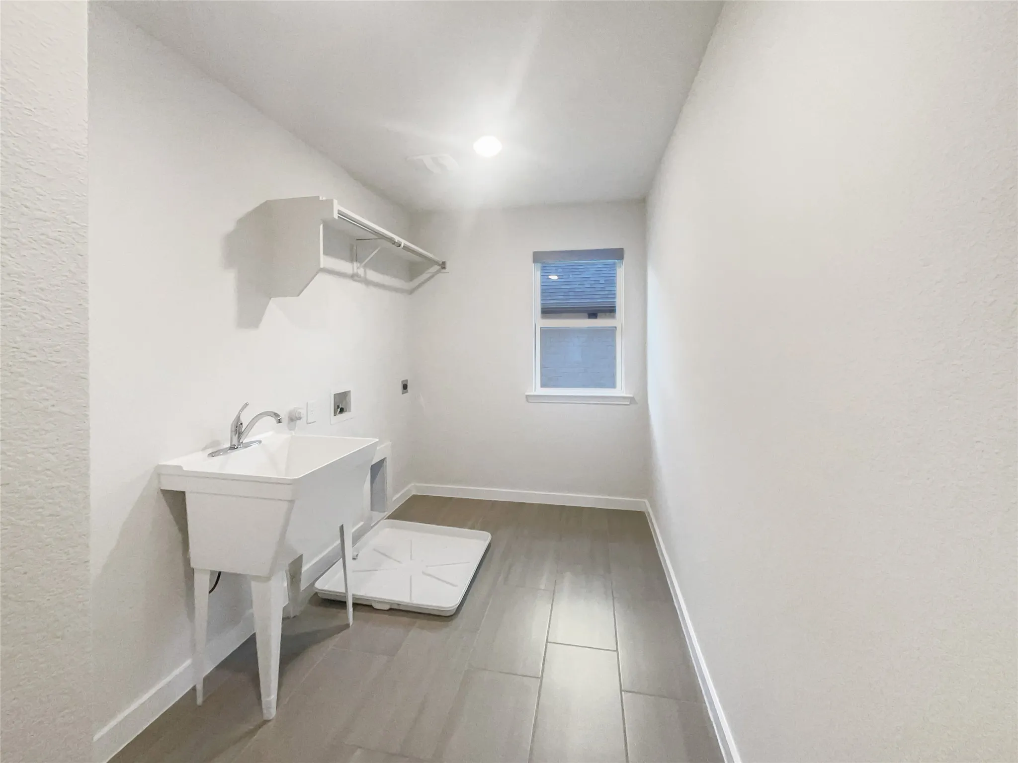 Single Family Residence For Sale in Collin County , 1034 Kennedy Drive, Allen, Texas 75013, 5 Bedroom, 3 Bathroom, 2 Garage spaces, 2,966 Sqft, built in 2019, Preowned, mls#21145617, Real Estate Agent in Allen, Homes For Sale in Collin county, Homes For Sale in Allen, Realtor in Allen Texas, Real Estate Brokerage Independent Realty Texas, Luminita Cordes Realtor