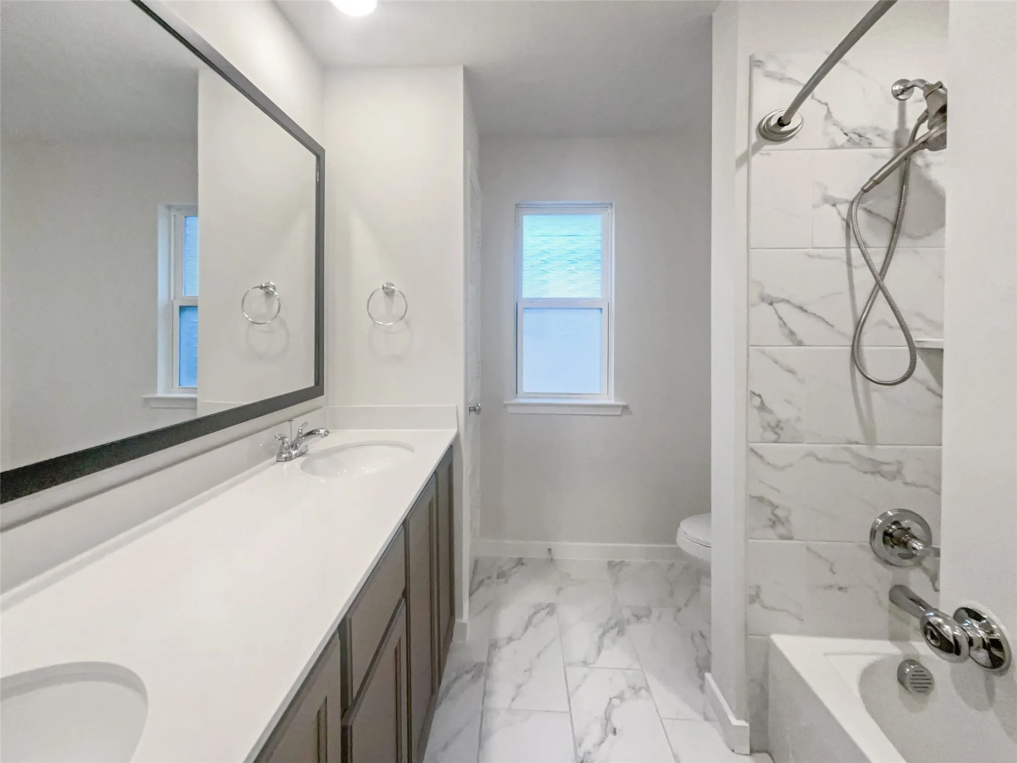 Single Family Residence For Sale in Collin County , 1034 Kennedy Drive, Allen, Texas 75013, 5 Bedroom, 3 Bathroom, 2 Garage spaces, 2,966 Sqft, built in 2019, Preowned, mls#21145617, Real Estate Agent in Allen, Homes For Sale in Collin county, Homes For Sale in Allen, Realtor in Allen Texas, Real Estate Brokerage Independent Realty Texas, Luminita Cordes Realtor