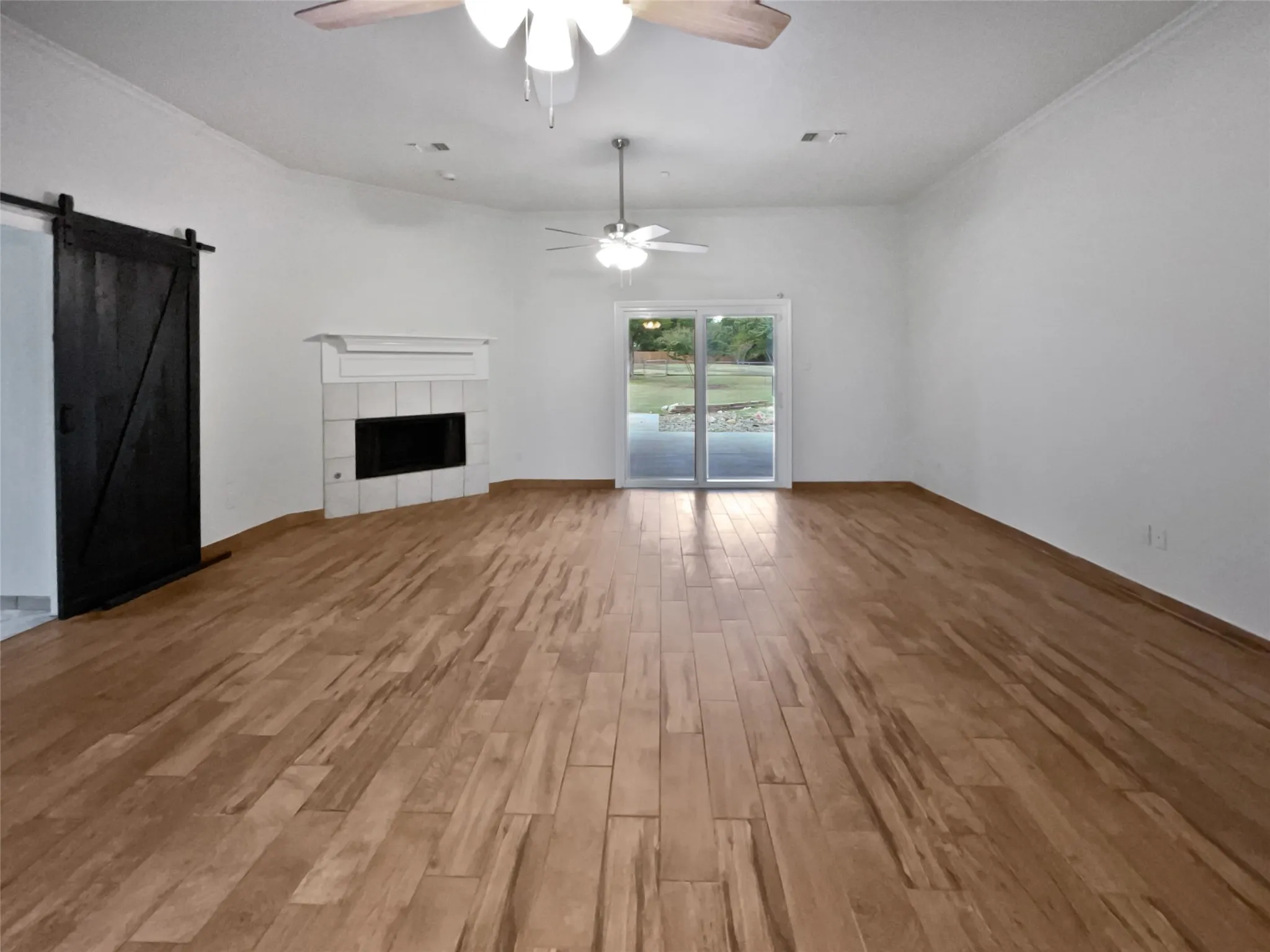 Single Family Residence For Sale in Ellis County , 3961 Joe Wilson Road, Midlothian, Texas 76065, 4 Bedroom, 3 Bathroom, 3 Garage spaces, 2,157 Sqft, built in 1998, mls#21145691, Real Estate Agent in Midlothian, Homes For Sale in Ellis county, Homes For Sale in Midlothian, Realtor in Midlothian Texas, Real Estate Brokerage Independent Realty Texas, Luminita Cordes Realtor