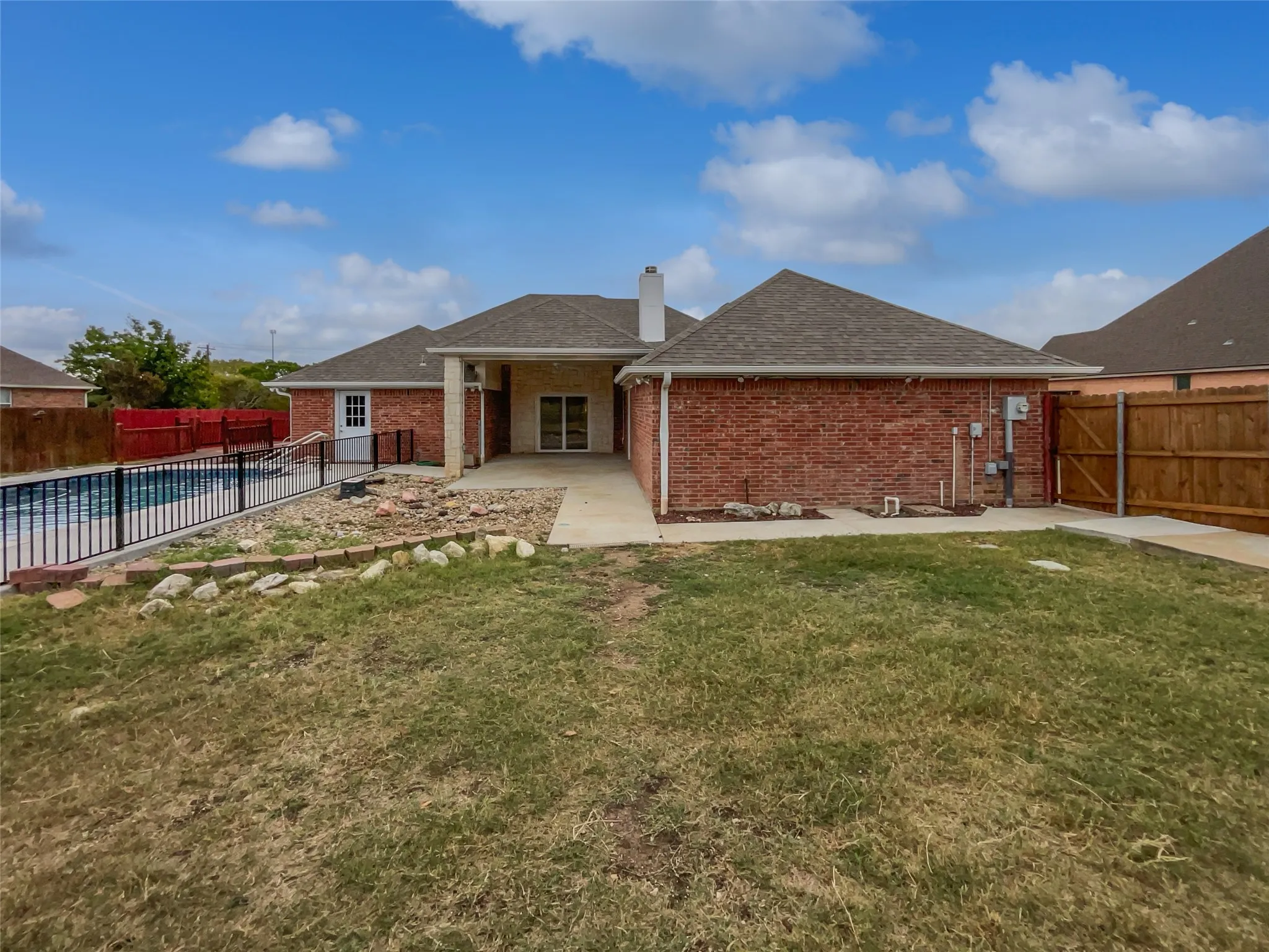 Single Family Residence For Sale in Ellis County , 3961 Joe Wilson Road, Midlothian, Texas 76065, 4 Bedroom, 3 Bathroom, 3 Garage spaces, 2,157 Sqft, built in 1998, mls#21145691, Real Estate Agent in Midlothian, Homes For Sale in Ellis county, Homes For Sale in Midlothian, Realtor in Midlothian Texas, Real Estate Brokerage Independent Realty Texas, Luminita Cordes Realtor