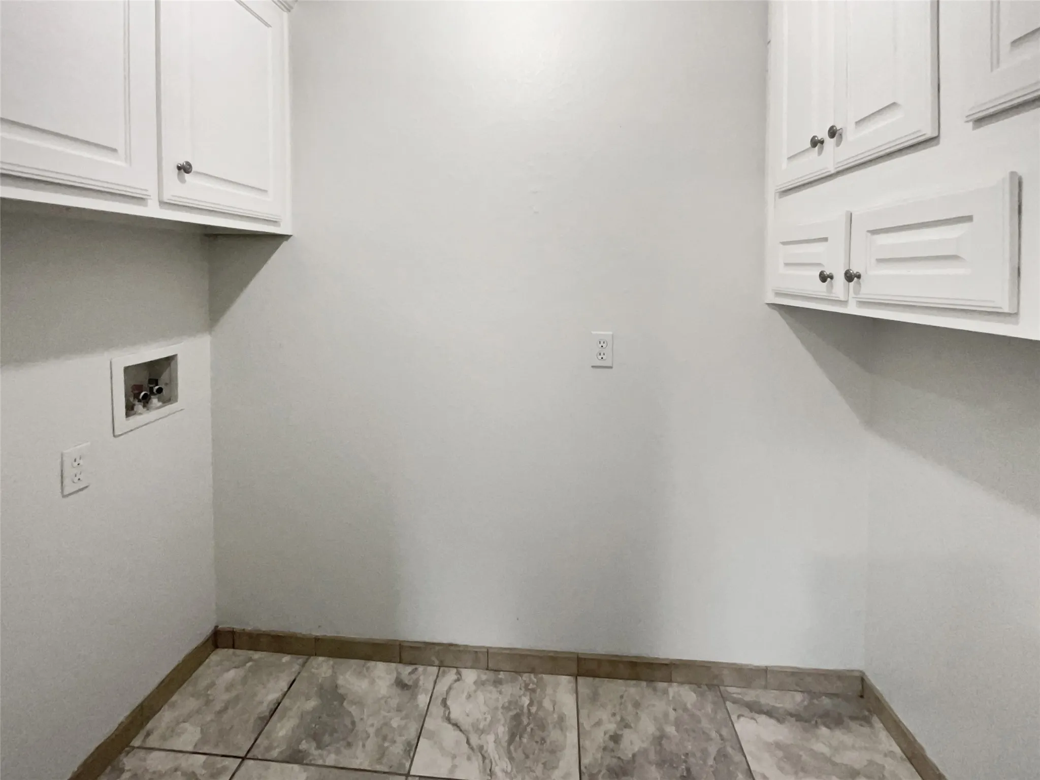 Single Family Residence For Sale in Ellis County , 3961 Joe Wilson Road, Midlothian, Texas 76065, 4 Bedroom, 3 Bathroom, 3 Garage spaces, 2,157 Sqft, built in 1998, mls#21145691, Real Estate Agent in Midlothian, Homes For Sale in Ellis county, Homes For Sale in Midlothian, Realtor in Midlothian Texas, Real Estate Brokerage Independent Realty Texas, Luminita Cordes Realtor