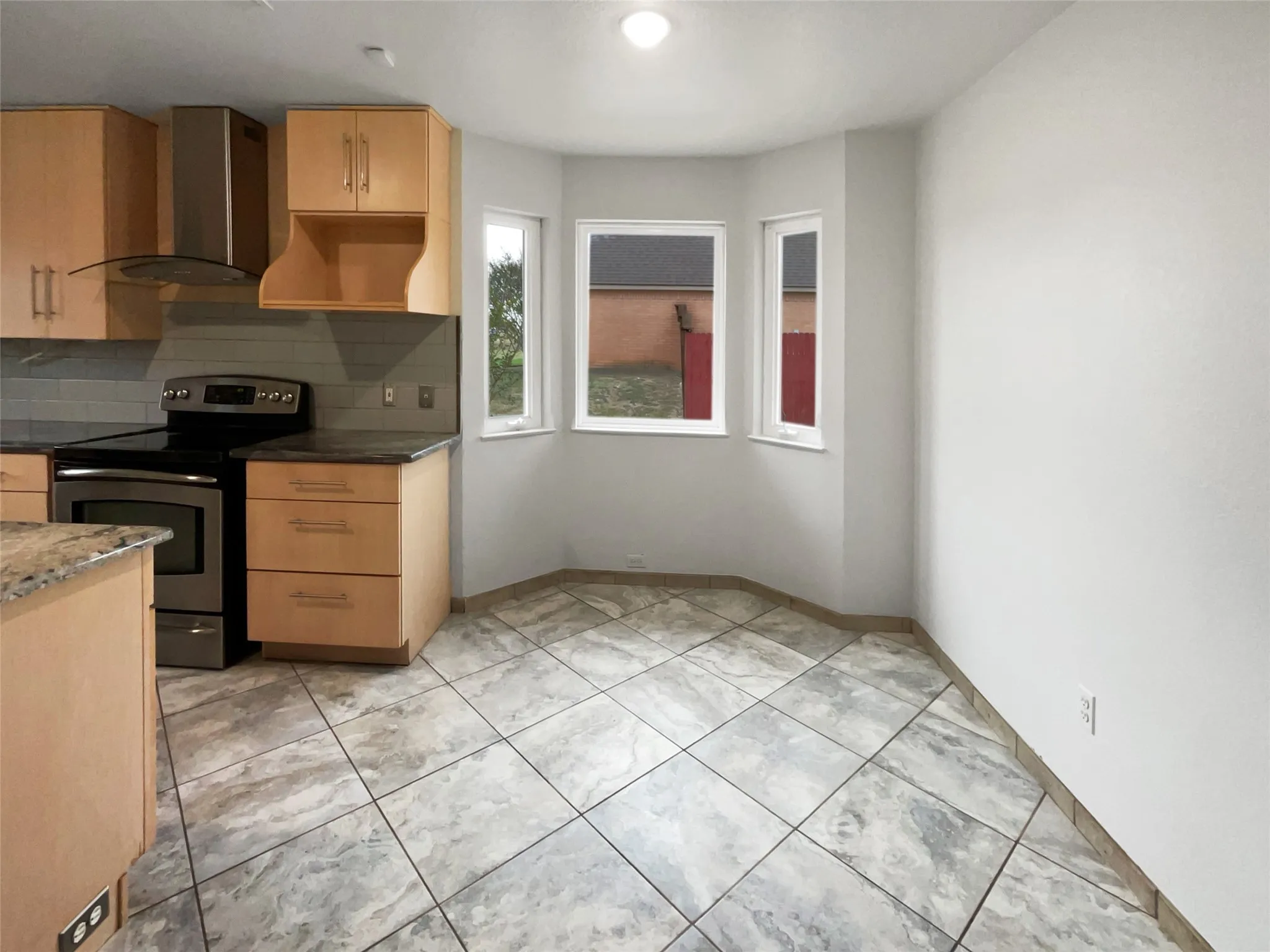 Single Family Residence For Sale in Ellis County , 3961 Joe Wilson Road, Midlothian, Texas 76065, 4 Bedroom, 3 Bathroom, 3 Garage spaces, 2,157 Sqft, built in 1998, mls#21145691, Real Estate Agent in Midlothian, Homes For Sale in Ellis county, Homes For Sale in Midlothian, Realtor in Midlothian Texas, Real Estate Brokerage Independent Realty Texas, Luminita Cordes Realtor