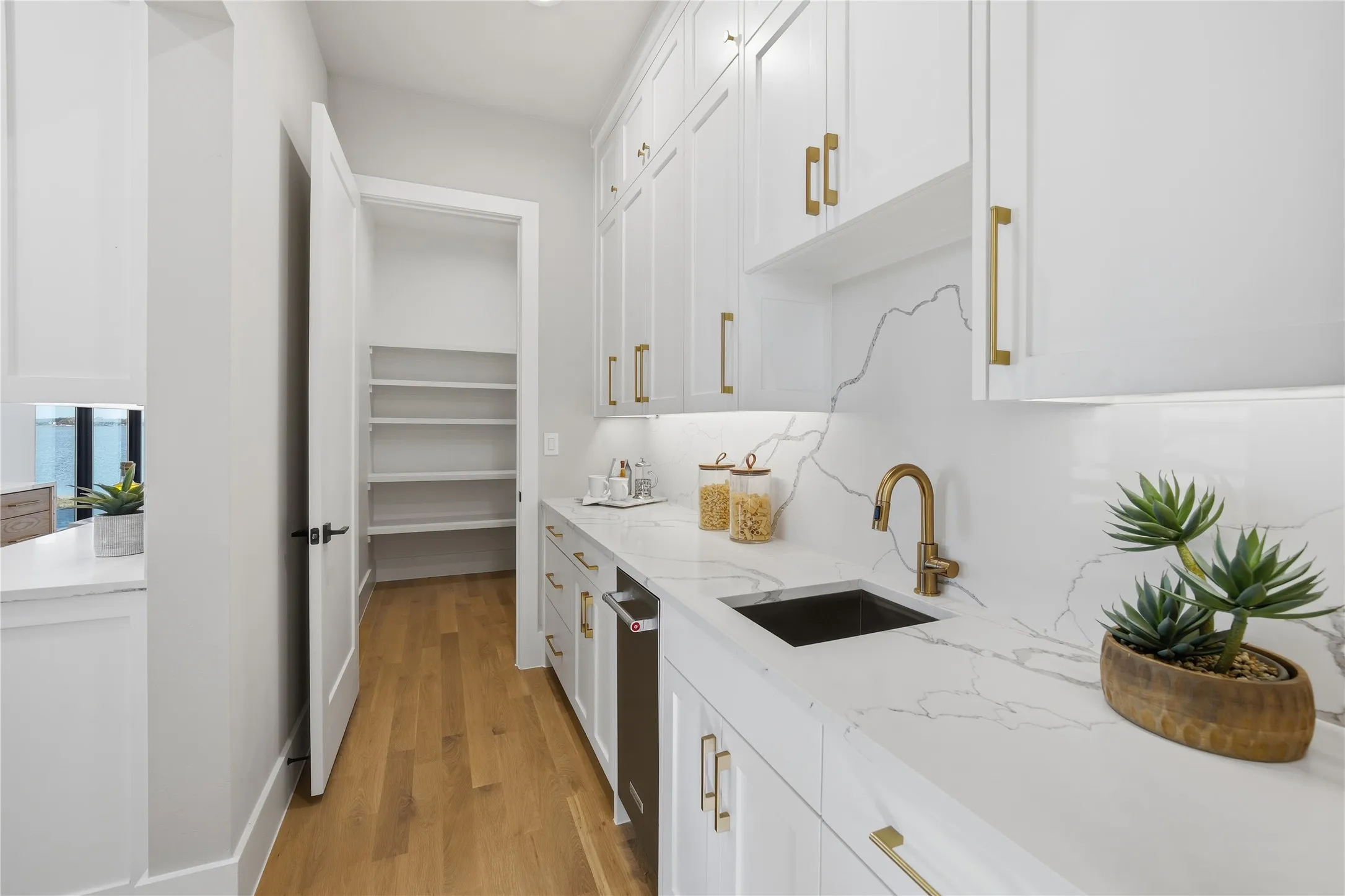 Single Family Residence For Sale in Henderson County , 104 Mary Court, Gun Barrel City, Texas 75156, 4 Bedrooms, 5 Bathrooms, 3 Garage spaces, 4,320 Sqft, built in 2024, New Construction - Complete, Price $1,944,000, mls#21135960, Real Estate Agent in Gun Barrel City, Homes For Sale in Henderson county, Homes For Sale in Gun Barrel City, Realtor in Gun Barrel City Texas, Real Estate Brokerage Independent Realty Texas, Luminita Cordes Realtor