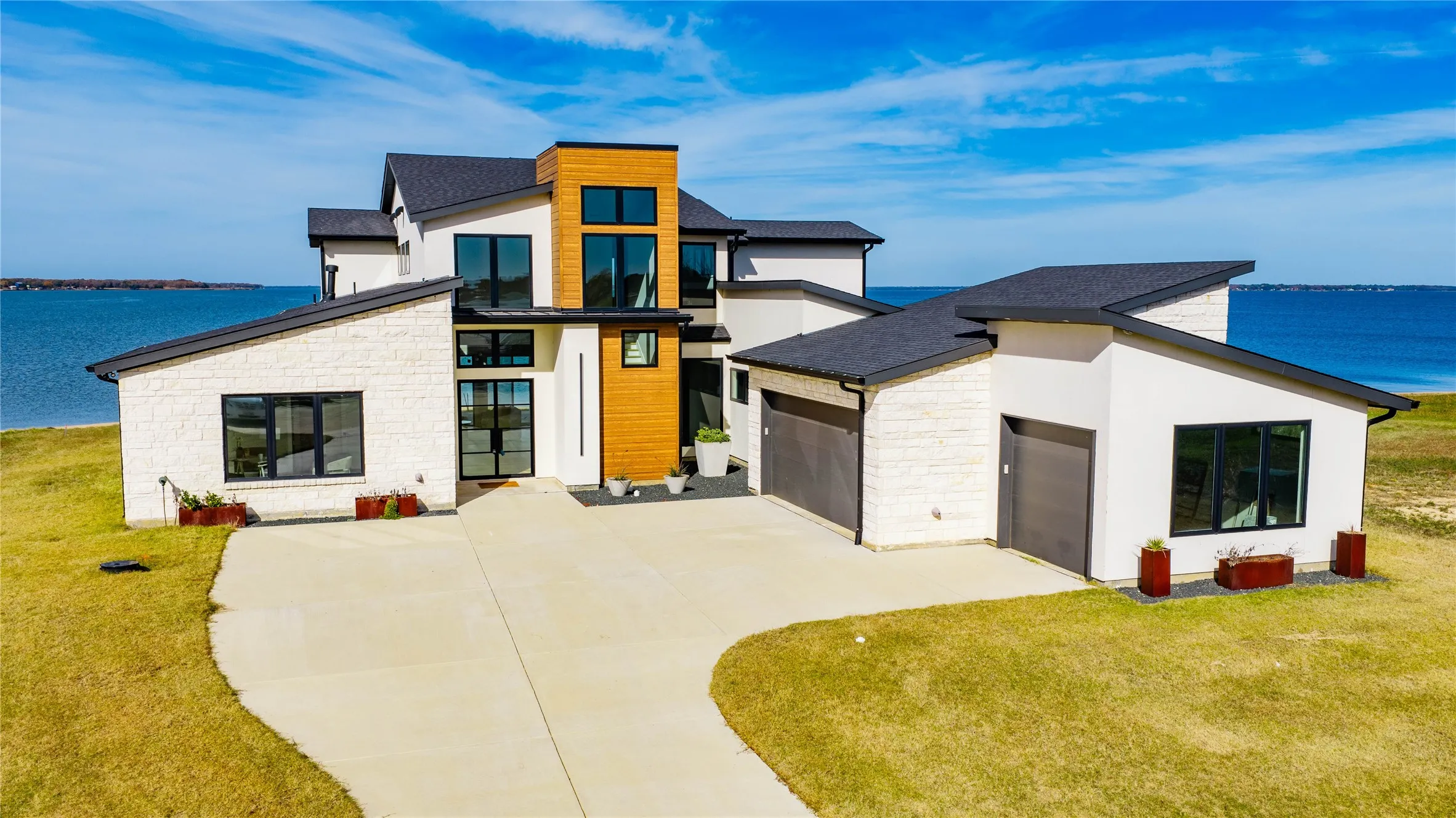 Single Family Residence For Sale in Henderson County , 104 Mary Court, Gun Barrel City, Texas 75156, 4 Bedrooms, 5 Bathrooms, 3 Garage spaces, 4,320 Sqft, built in 2024, New Construction - Complete, Price $1,944,000, mls#21135960, Real Estate Agent in Gun Barrel City, Homes For Sale in Henderson county, Homes For Sale in Gun Barrel City, Realtor in Gun Barrel City Texas, Real Estate Brokerage Independent Realty Texas, Luminita Cordes Realtor