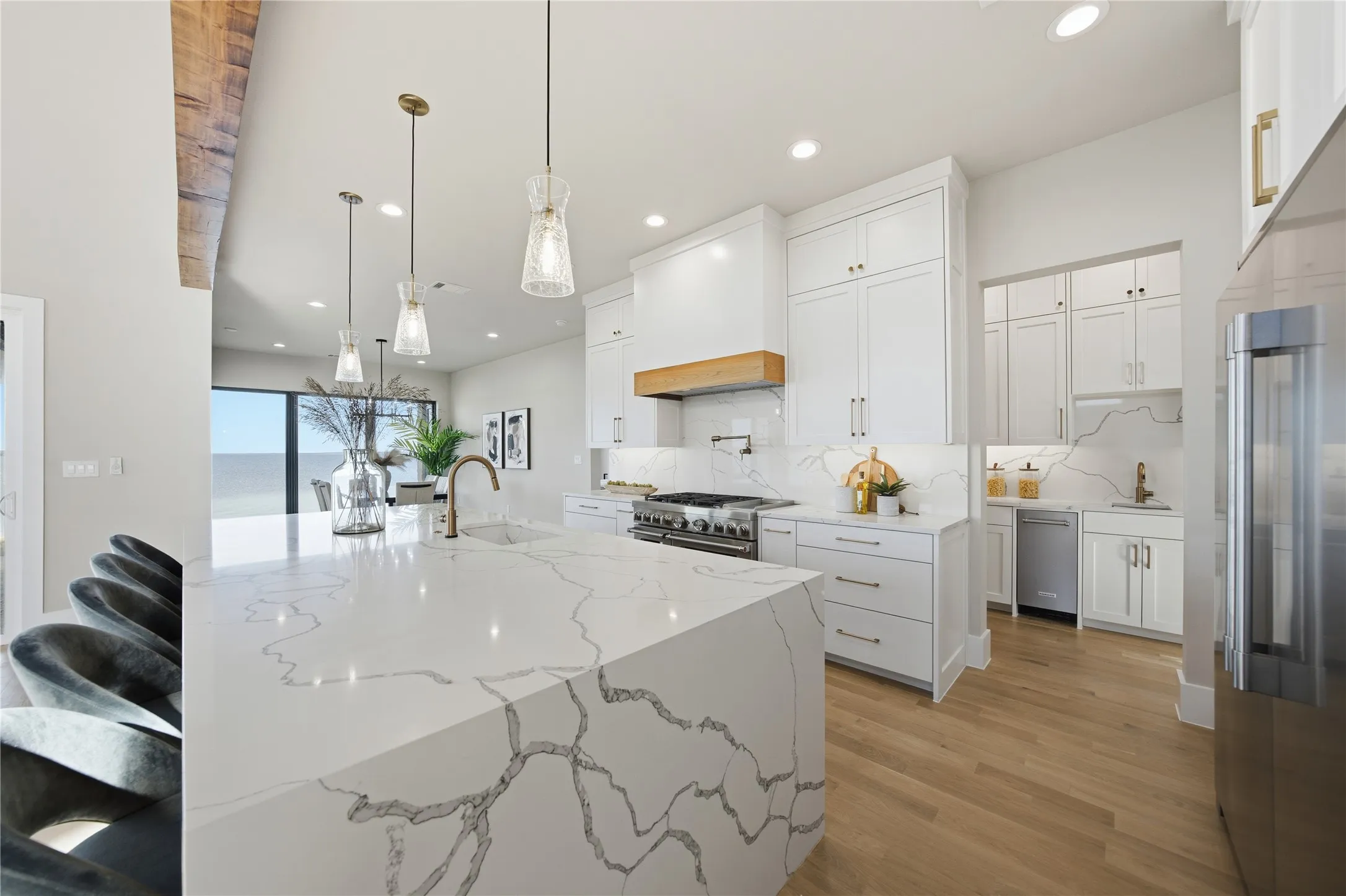 Single Family Residence For Sale in Henderson County , 104 Mary Court, Gun Barrel City, Texas 75156, 4 Bedrooms, 5 Bathrooms, 3 Garage spaces, 4,320 Sqft, built in 2024, New Construction - Complete, Price $1,944,000, mls#21135960, Real Estate Agent in Gun Barrel City, Homes For Sale in Henderson county, Homes For Sale in Gun Barrel City, Realtor in Gun Barrel City Texas, Real Estate Brokerage Independent Realty Texas, Luminita Cordes Realtor