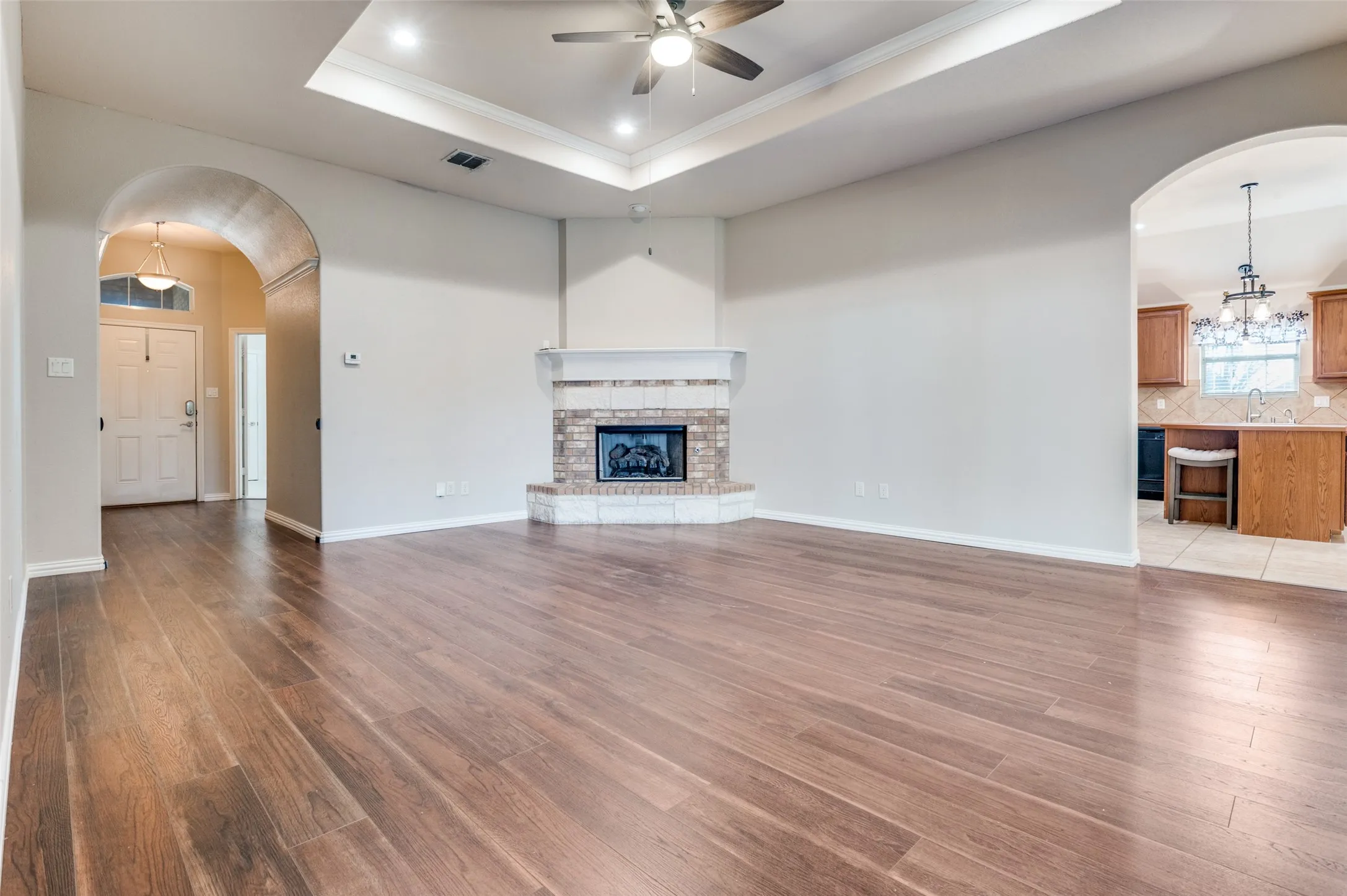 Single Family Residence For Sale in Tarrant County , 140 Big Willow Court, Saginaw, Texas 76179, 4 Bedrooms, 2 Bathrooms, 2 Garage spaces, 2,192 Sqft, built in 2007, Price $398,000, mls#21144715, Real Estate Agent in Saginaw, Homes For Sale in Tarrant county, Homes For Sale in Saginaw, Realtor in Saginaw Texas, Real Estate Brokerage Independent Realty Texas, Luminita Cordes Realtor