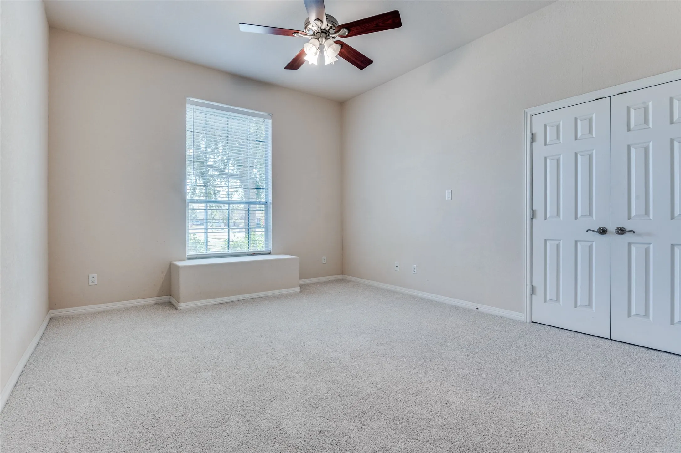 Single Family Residence For Sale in Tarrant County , 140 Big Willow Court, Saginaw, Texas 76179, 4 Bedrooms, 2 Bathrooms, 2 Garage spaces, 2,192 Sqft, built in 2007, Price $398,000, mls#21144715, Real Estate Agent in Saginaw, Homes For Sale in Tarrant county, Homes For Sale in Saginaw, Realtor in Saginaw Texas, Real Estate Brokerage Independent Realty Texas, Luminita Cordes Realtor