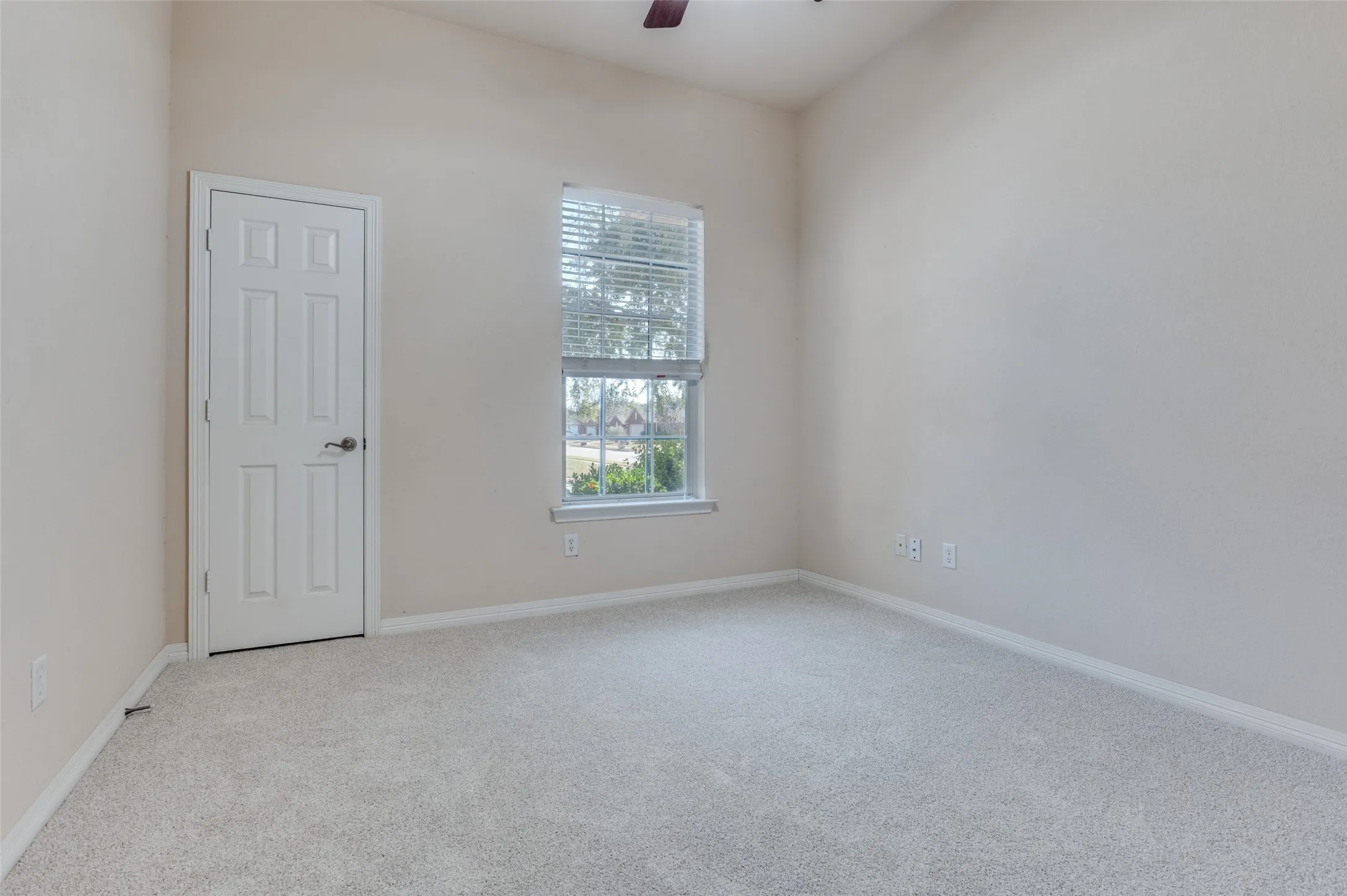 Single Family Residence For Sale in Tarrant County , 140 Big Willow Court, Saginaw, Texas 76179, 4 Bedrooms, 2 Bathrooms, 2 Garage spaces, 2,192 Sqft, built in 2007, Price $398,000, mls#21144715, Real Estate Agent in Saginaw, Homes For Sale in Tarrant county, Homes For Sale in Saginaw, Realtor in Saginaw Texas, Real Estate Brokerage Independent Realty Texas, Luminita Cordes Realtor