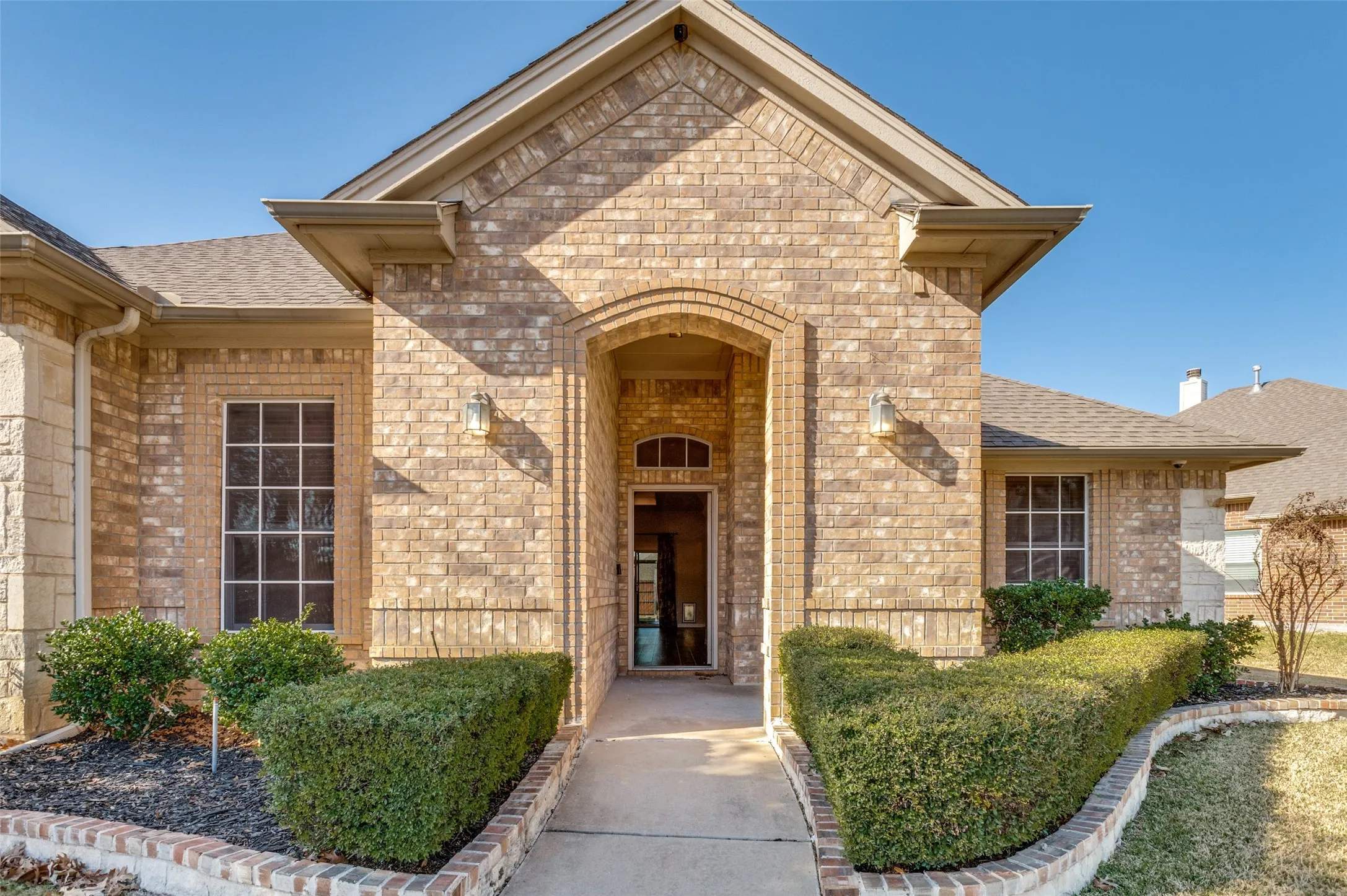 Single Family Residence For Sale in Tarrant County , 140 Big Willow Court, Saginaw, Texas 76179, 4 Bedrooms, 2 Bathrooms, 2 Garage spaces, 2,192 Sqft, built in 2007, Price $398,000, mls#21144715, Real Estate Agent in Saginaw, Homes For Sale in Tarrant county, Homes For Sale in Saginaw, Realtor in Saginaw Texas, Real Estate Brokerage Independent Realty Texas, Luminita Cordes Realtor