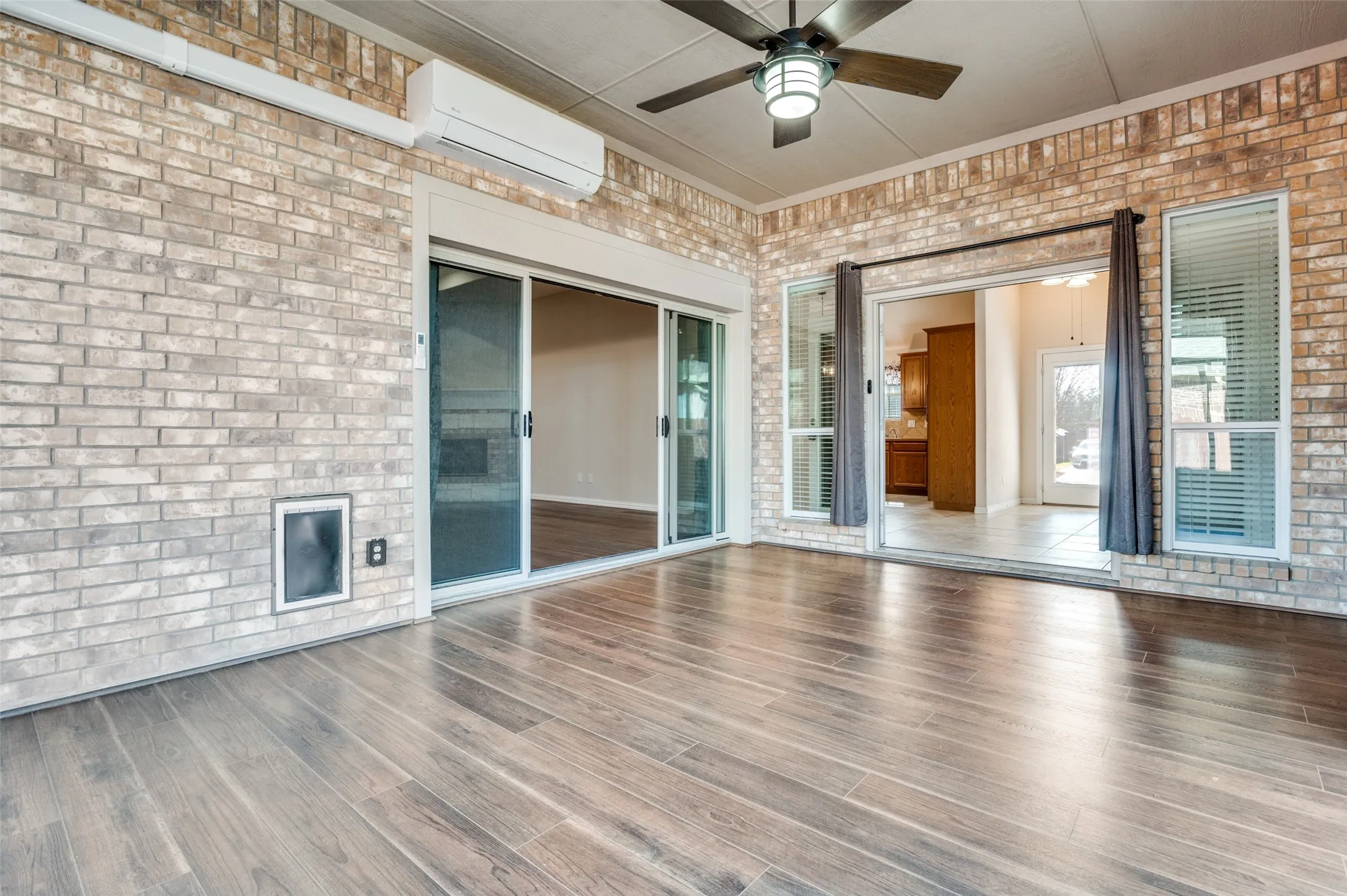 Single Family Residence For Sale in Tarrant County , 140 Big Willow Court, Saginaw, Texas 76179, 4 Bedrooms, 2 Bathrooms, 2 Garage spaces, 2,192 Sqft, built in 2007, Price $398,000, mls#21144715, Real Estate Agent in Saginaw, Homes For Sale in Tarrant county, Homes For Sale in Saginaw, Realtor in Saginaw Texas, Real Estate Brokerage Independent Realty Texas, Luminita Cordes Realtor