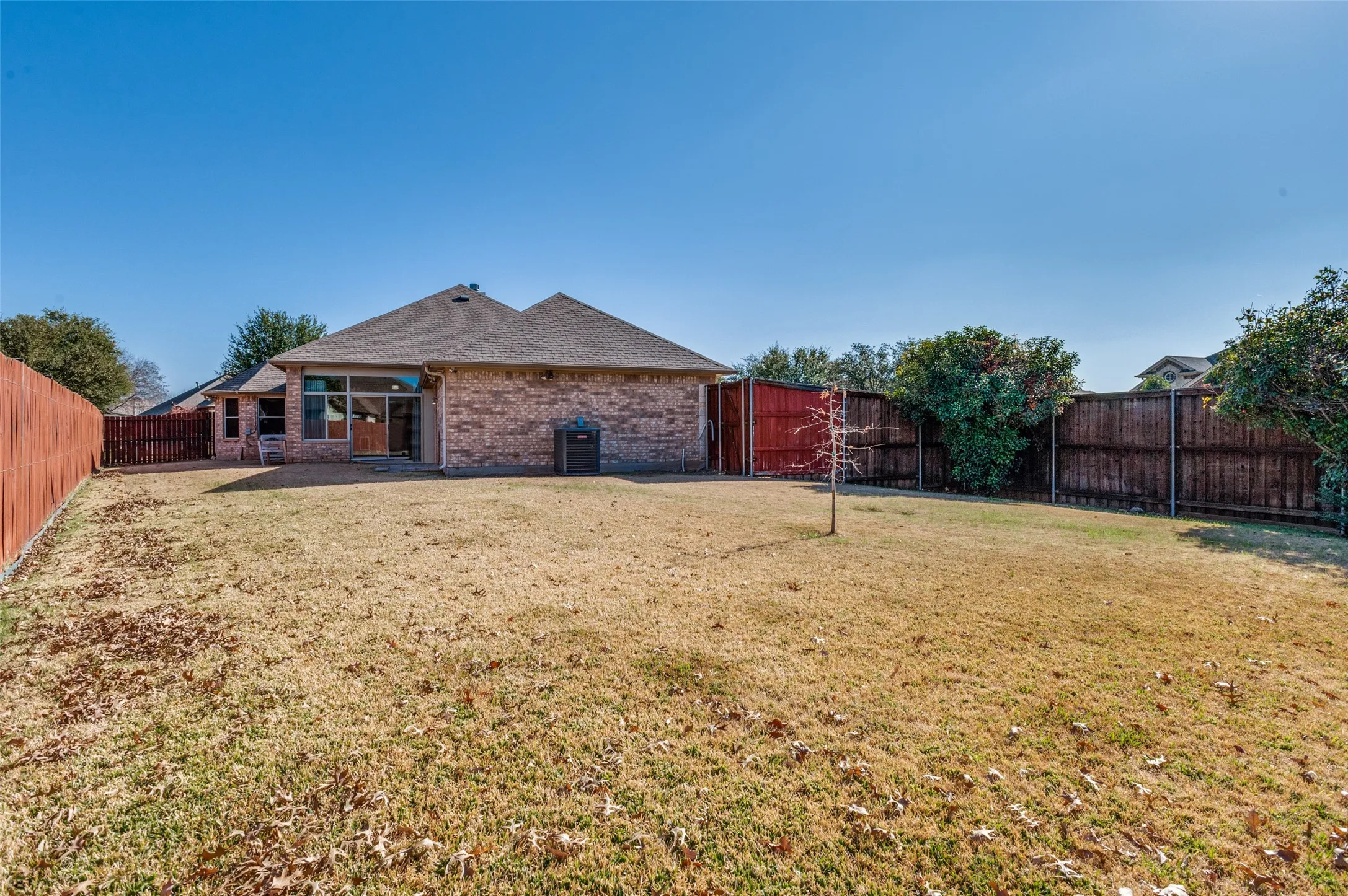 Single Family Residence For Sale in Tarrant County , 140 Big Willow Court, Saginaw, Texas 76179, 4 Bedrooms, 2 Bathrooms, 2 Garage spaces, 2,192 Sqft, built in 2007, Price $398,000, mls#21144715, Real Estate Agent in Saginaw, Homes For Sale in Tarrant county, Homes For Sale in Saginaw, Realtor in Saginaw Texas, Real Estate Brokerage Independent Realty Texas, Luminita Cordes Realtor