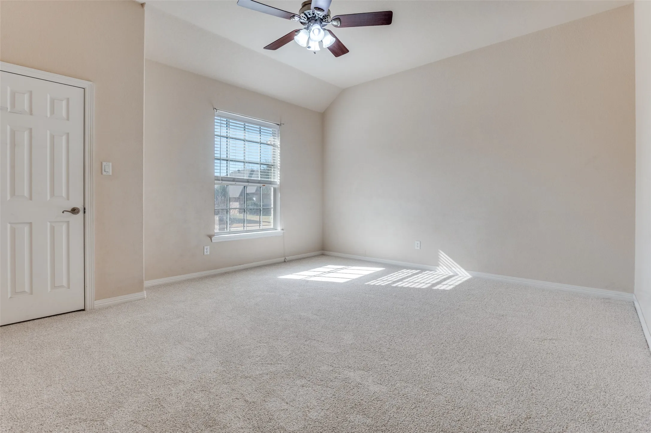 Single Family Residence For Sale in Tarrant County , 140 Big Willow Court, Saginaw, Texas 76179, 4 Bedrooms, 2 Bathrooms, 2 Garage spaces, 2,192 Sqft, built in 2007, Price $398,000, mls#21144715, Real Estate Agent in Saginaw, Homes For Sale in Tarrant county, Homes For Sale in Saginaw, Realtor in Saginaw Texas, Real Estate Brokerage Independent Realty Texas, Luminita Cordes Realtor