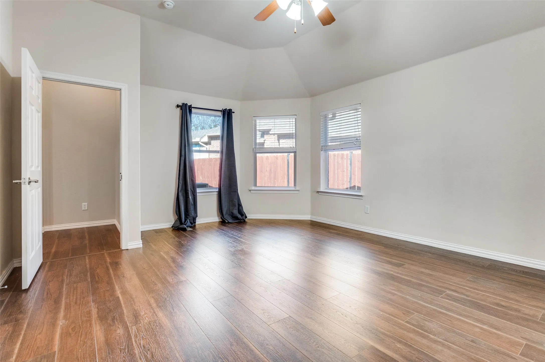 Single Family Residence For Sale in Tarrant County , 140 Big Willow Court, Saginaw, Texas 76179, 4 Bedrooms, 2 Bathrooms, 2 Garage spaces, 2,192 Sqft, built in 2007, Price $398,000, mls#21144715, Real Estate Agent in Saginaw, Homes For Sale in Tarrant county, Homes For Sale in Saginaw, Realtor in Saginaw Texas, Real Estate Brokerage Independent Realty Texas, Luminita Cordes Realtor
