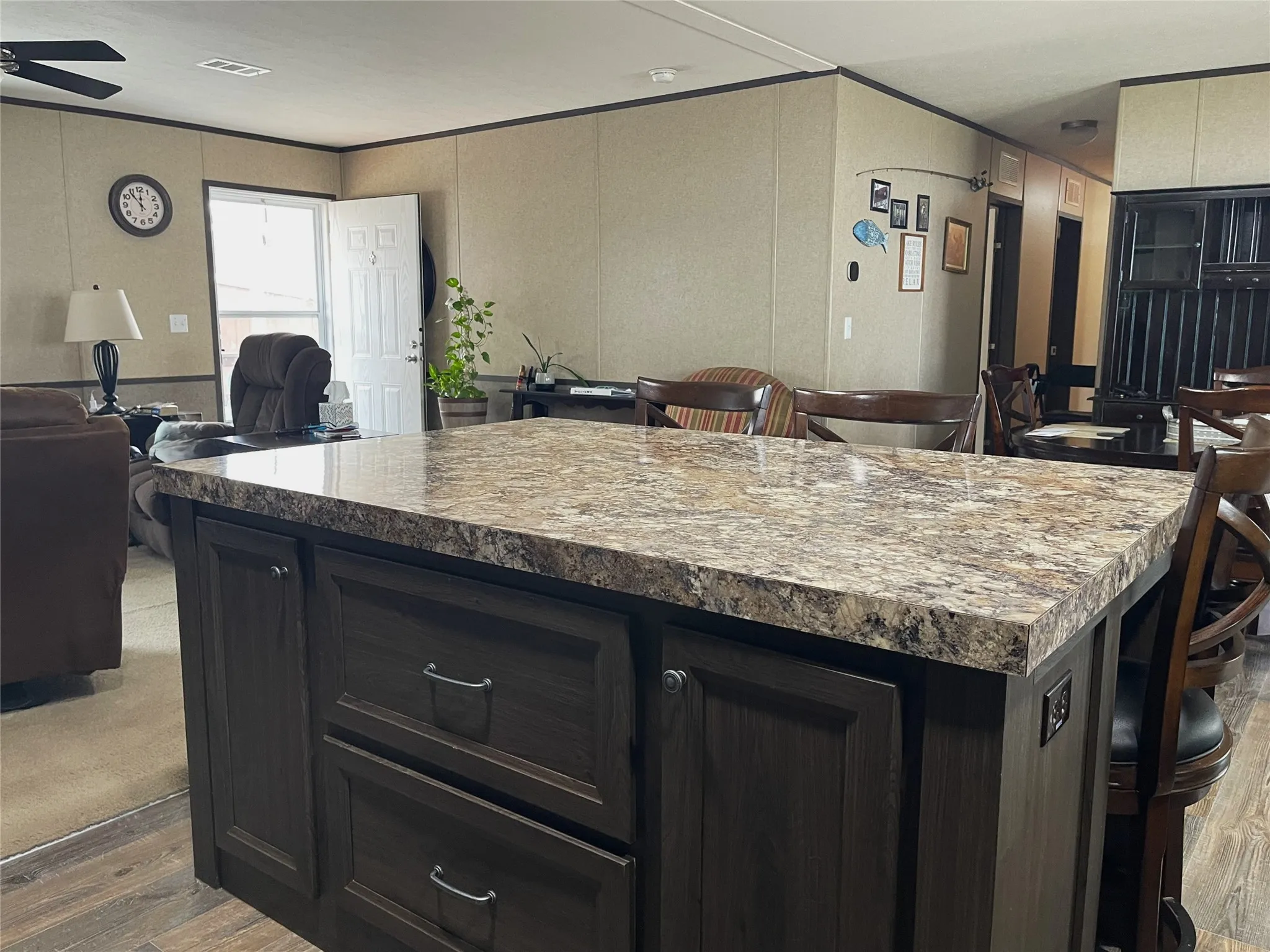 Manufactured Home For Sale in Freestone County , 351 Club Lake Rd, Gate 2, Teague, Texas 75860, 3 Bedroom, 2 Bathroom, Garage spaces, 1,456 Sqft, built in 2019, mls#21145236, Real Estate Agent in Teague, Homes For Sale in Freestone county, Homes For Sale in Teague, Realtor in Teague Texas, Real Estate Brokerage Independent Realty Texas, Luminita Cordes Realtor