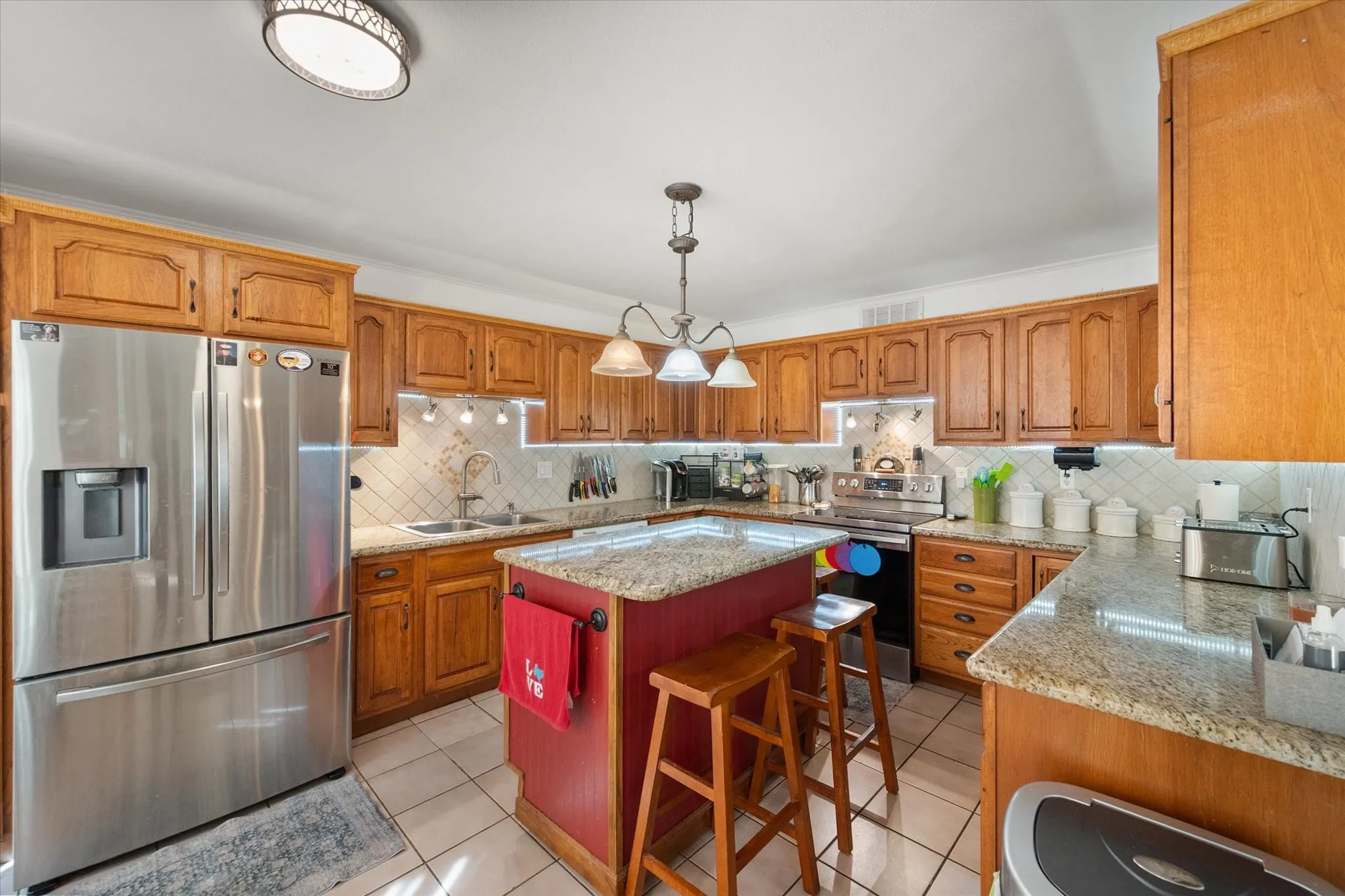 Single Family Residence For Sale in Leon County , 6951 E County Road 315, Buffalo, Texas 75831, 4 Bedroom, 3 Bathroom, 2 Garage spaces, 3,336 Sqft, built in 1982, Preowned, mls#21146080, Real Estate Agent in Buffalo, Homes For Sale in Leon county, Homes For Sale in Buffalo, Realtor in Buffalo Texas, Real Estate Brokerage Independent Realty Texas, Luminita Cordes Realtor