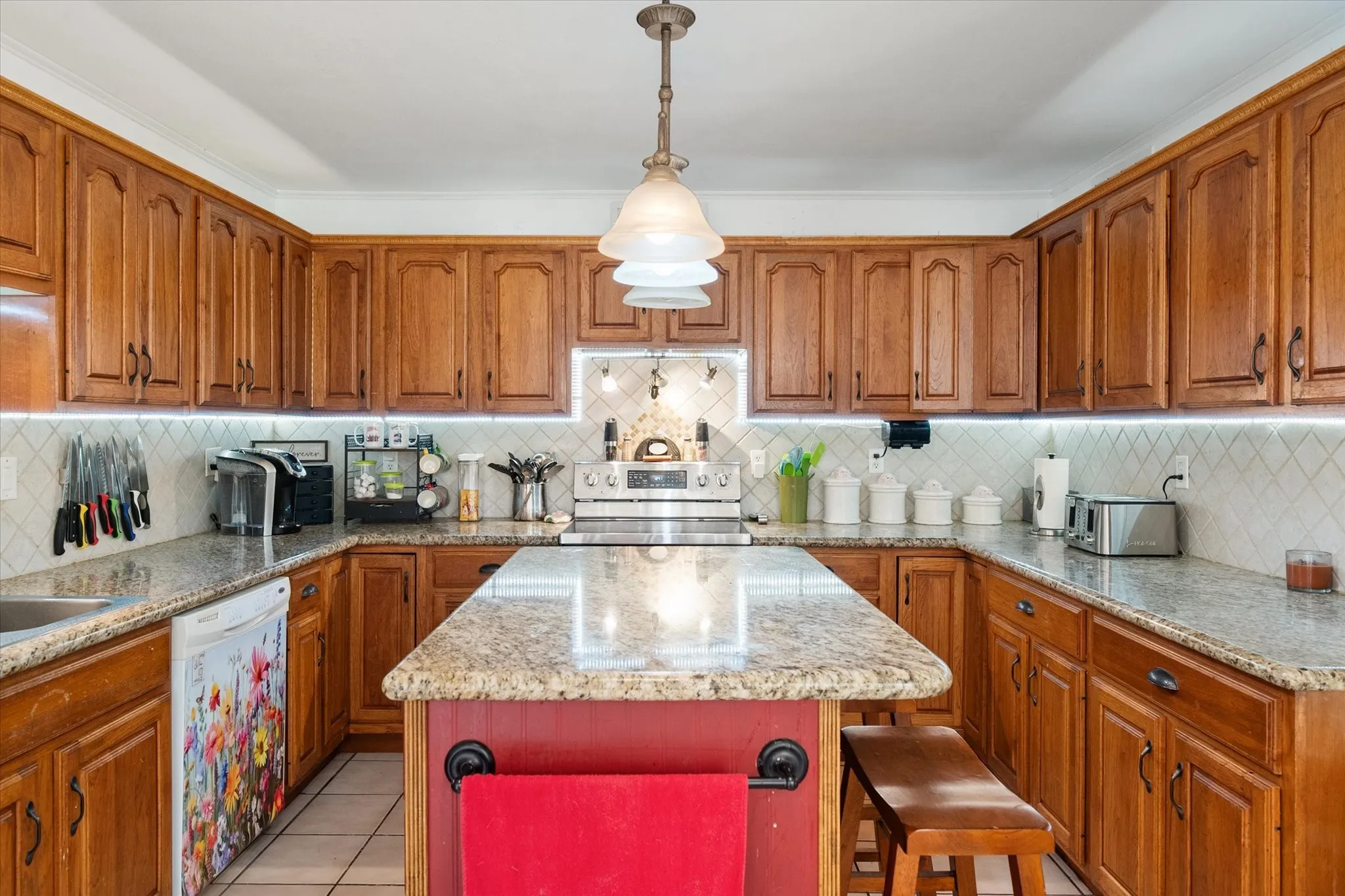 Single Family Residence For Sale in Leon County , 6951 E County Road 315, Buffalo, Texas 75831, 4 Bedroom, 3 Bathroom, 2 Garage spaces, 3,336 Sqft, built in 1982, Preowned, mls#21146080, Real Estate Agent in Buffalo, Homes For Sale in Leon county, Homes For Sale in Buffalo, Realtor in Buffalo Texas, Real Estate Brokerage Independent Realty Texas, Luminita Cordes Realtor