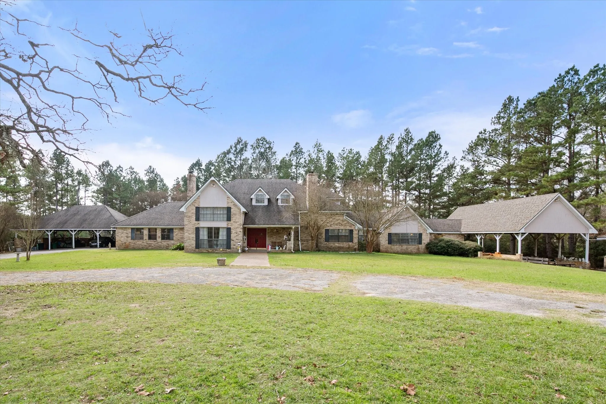 Single Family Residence For Sale in Leon County , 6951 E County Road 315, Buffalo, Texas 75831, 4 Bedroom, 3 Bathroom, 2 Garage spaces, 3,336 Sqft, built in 1982, Preowned, mls#21146080, Real Estate Agent in Buffalo, Homes For Sale in Leon county, Homes For Sale in Buffalo, Realtor in Buffalo Texas, Real Estate Brokerage Independent Realty Texas, Luminita Cordes Realtor