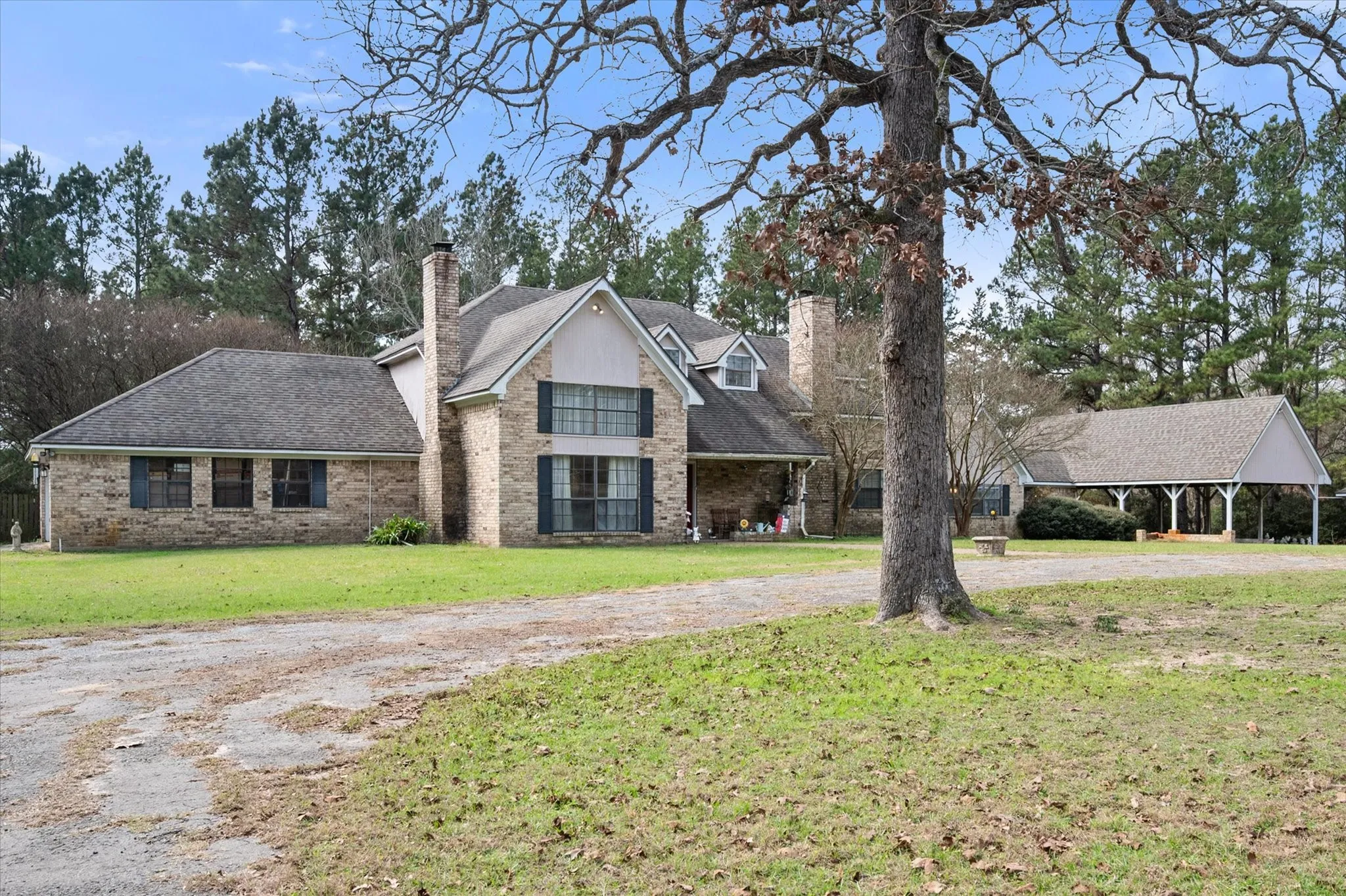 Single Family Residence For Sale in Leon County , 6951 E County Road 315, Buffalo, Texas 75831, 4 Bedroom, 3 Bathroom, 2 Garage spaces, 3,336 Sqft, built in 1982, Preowned, mls#21146080, Real Estate Agent in Buffalo, Homes For Sale in Leon county, Homes For Sale in Buffalo, Realtor in Buffalo Texas, Real Estate Brokerage Independent Realty Texas, Luminita Cordes Realtor