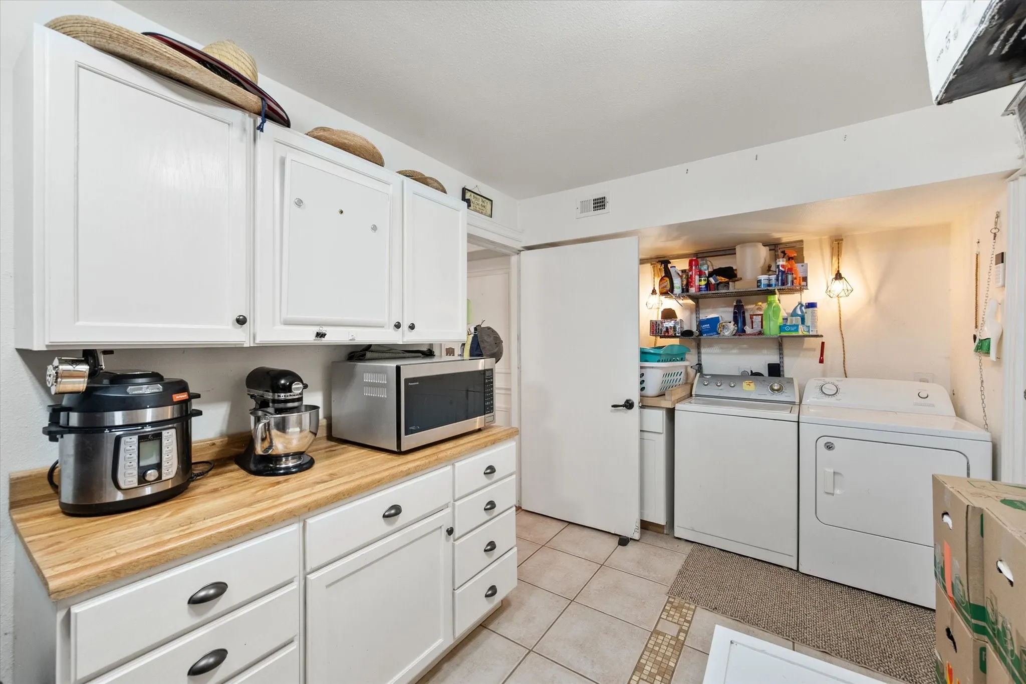 Single Family Residence For Sale in Leon County , 6951 E County Road 315, Buffalo, Texas 75831, 4 Bedroom, 3 Bathroom, 2 Garage spaces, 3,336 Sqft, built in 1982, Preowned, mls#21146080, Real Estate Agent in Buffalo, Homes For Sale in Leon county, Homes For Sale in Buffalo, Realtor in Buffalo Texas, Real Estate Brokerage Independent Realty Texas, Luminita Cordes Realtor