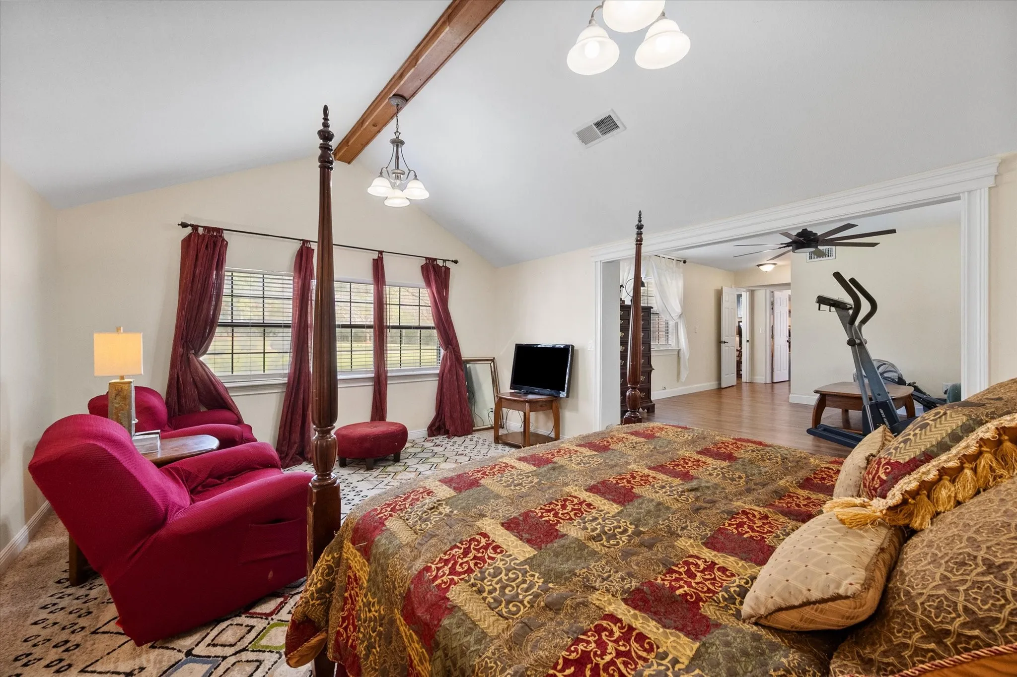 Single Family Residence For Sale in Leon County , 6951 E County Road 315, Buffalo, Texas 75831, 4 Bedroom, 3 Bathroom, 2 Garage spaces, 3,336 Sqft, built in 1982, Preowned, mls#21146080, Real Estate Agent in Buffalo, Homes For Sale in Leon county, Homes For Sale in Buffalo, Realtor in Buffalo Texas, Real Estate Brokerage Independent Realty Texas, Luminita Cordes Realtor