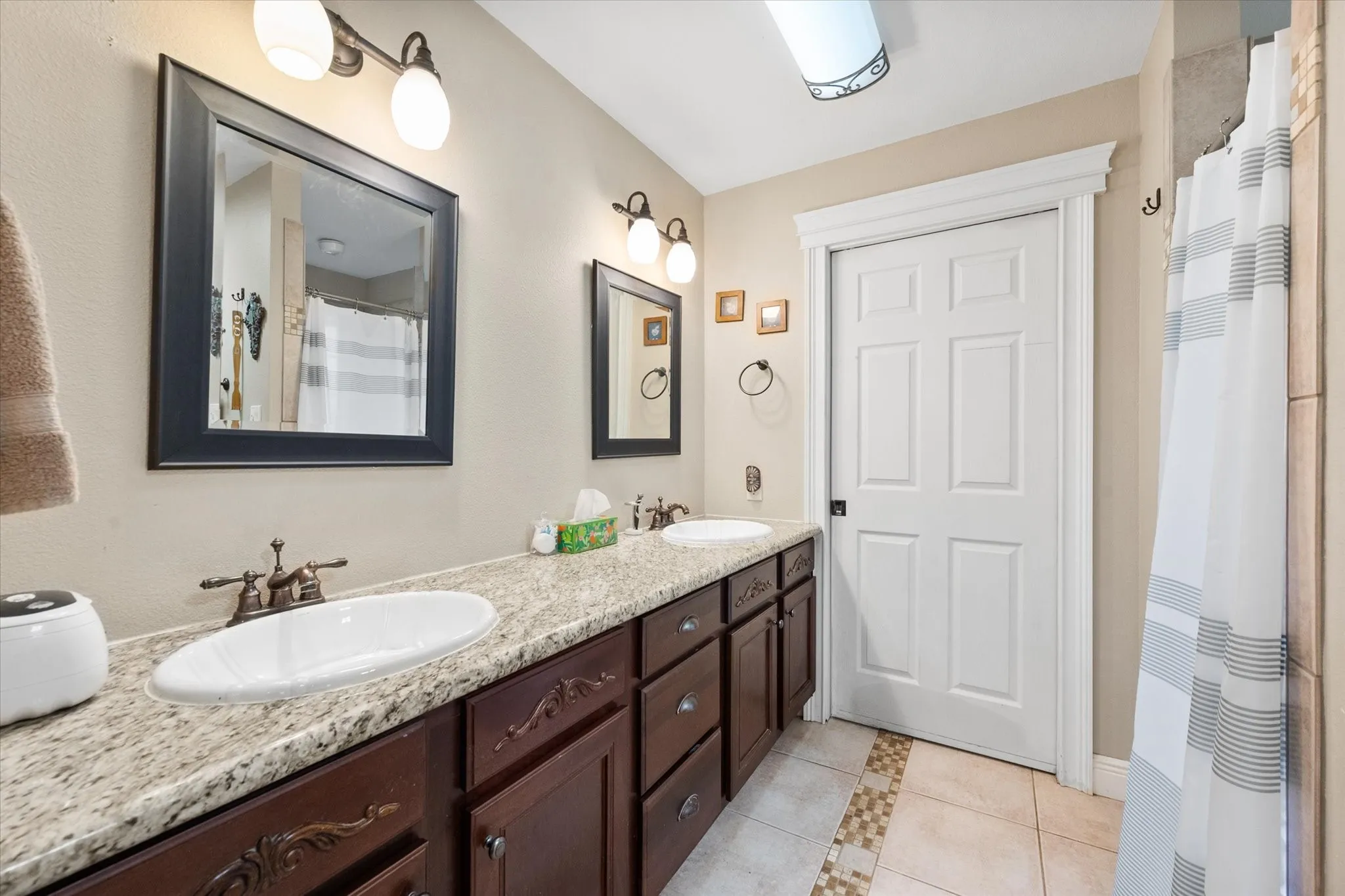 Single Family Residence For Sale in Leon County , 6951 E County Road 315, Buffalo, Texas 75831, 4 Bedroom, 3 Bathroom, 2 Garage spaces, 3,336 Sqft, built in 1982, Preowned, mls#21146080, Real Estate Agent in Buffalo, Homes For Sale in Leon county, Homes For Sale in Buffalo, Realtor in Buffalo Texas, Real Estate Brokerage Independent Realty Texas, Luminita Cordes Realtor