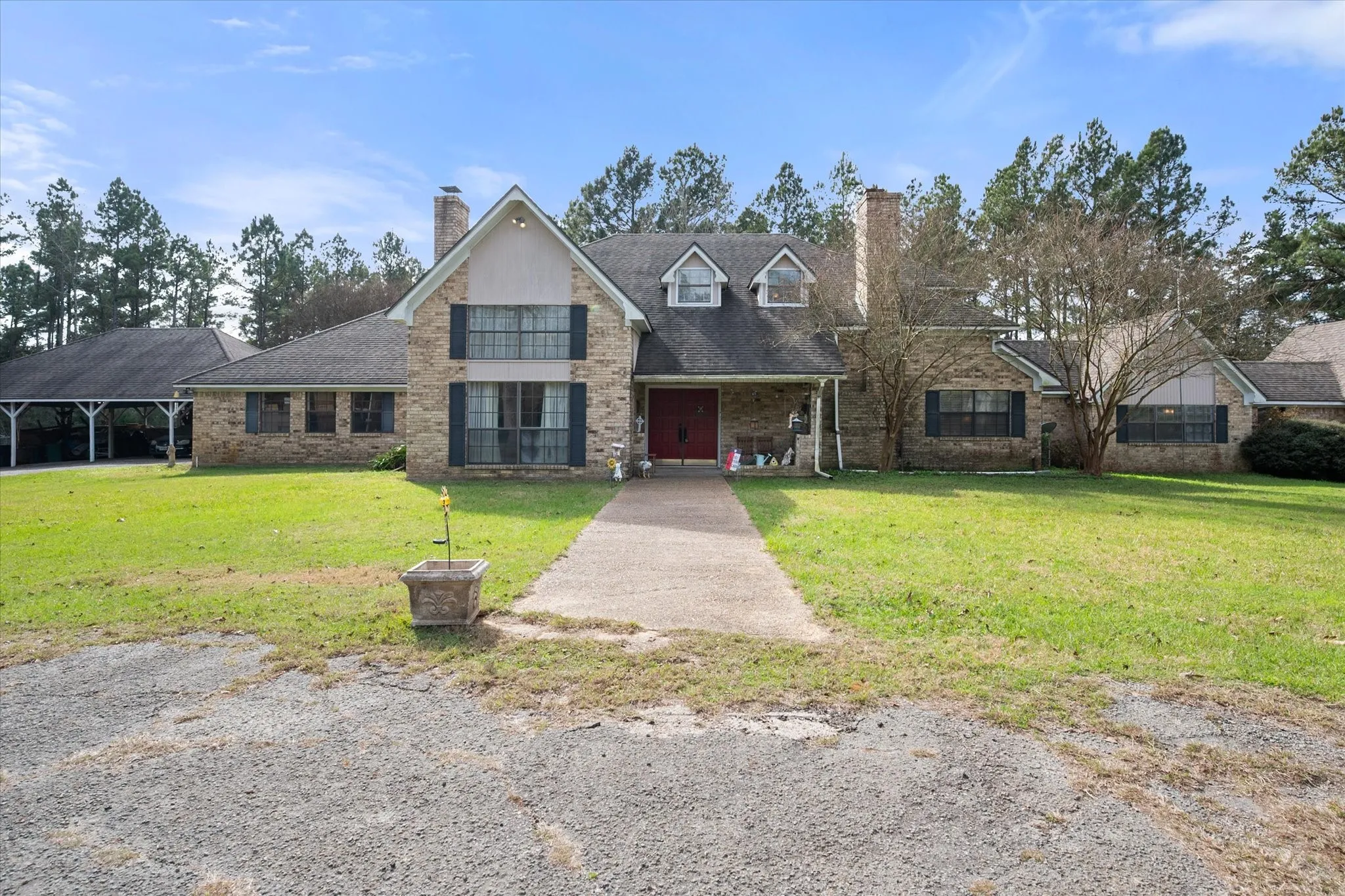 Single Family Residence For Sale in Leon County , 6951 E County Road 315, Buffalo, Texas 75831, 4 Bedroom, 3 Bathroom, 2 Garage spaces, 3,336 Sqft, built in 1982, Preowned, mls#21146080, Real Estate Agent in Buffalo, Homes For Sale in Leon county, Homes For Sale in Buffalo, Realtor in Buffalo Texas, Real Estate Brokerage Independent Realty Texas, Luminita Cordes Realtor