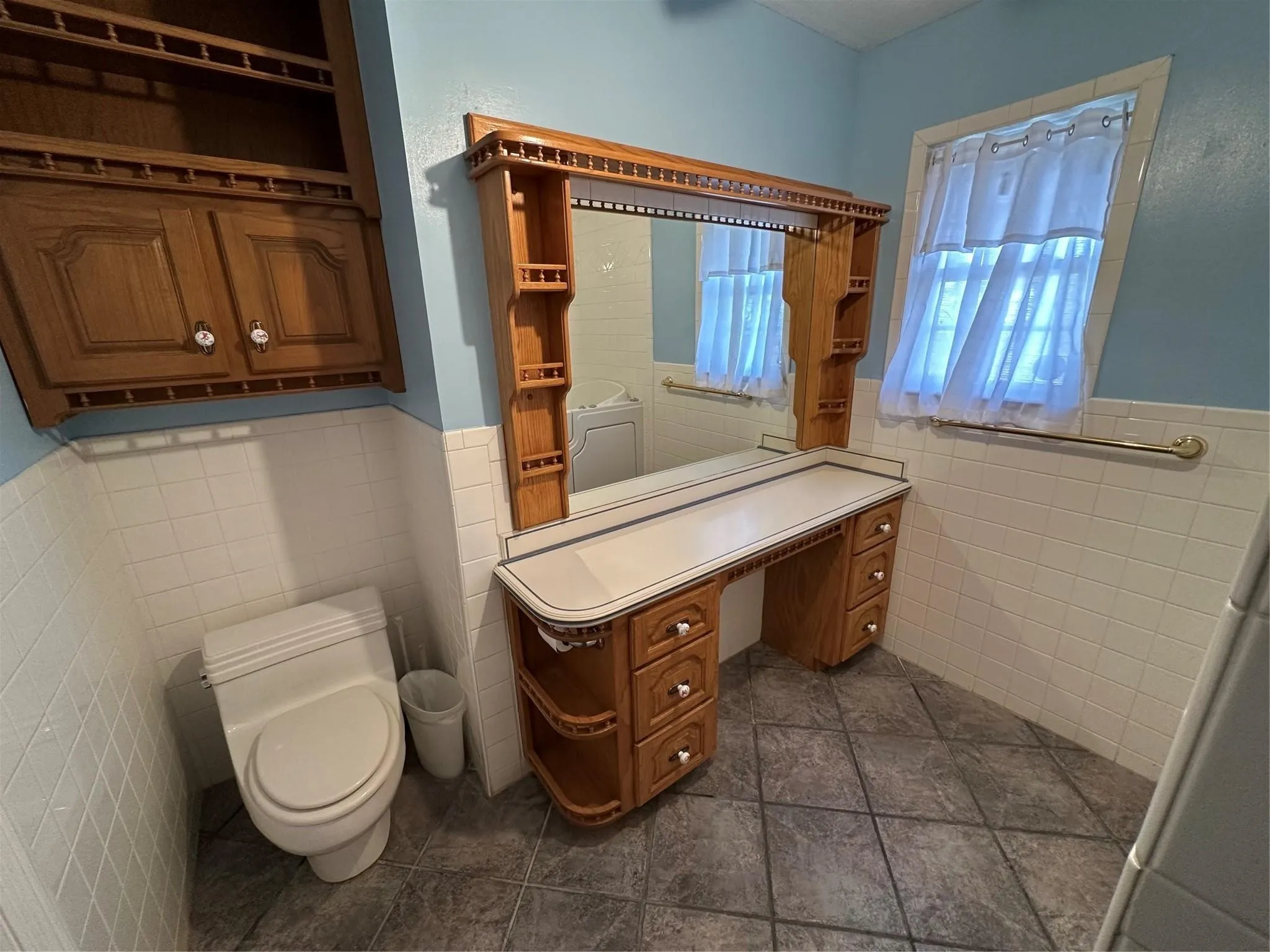 Single Family Residence For Sale in Tarrant County , 7401 Briar Road, Azle, Texas 76020, 2 Bedroom, 2 Bathroom, 2 Garage spaces, 2,639 Sqft, built in 1998, Preowned, mls#21146145, Real Estate Agent in Azle, Homes For Sale in Tarrant county, Homes For Sale in Azle, Realtor in Azle Texas, Real Estate Brokerage Independent Realty Texas, Luminita Cordes Realtor