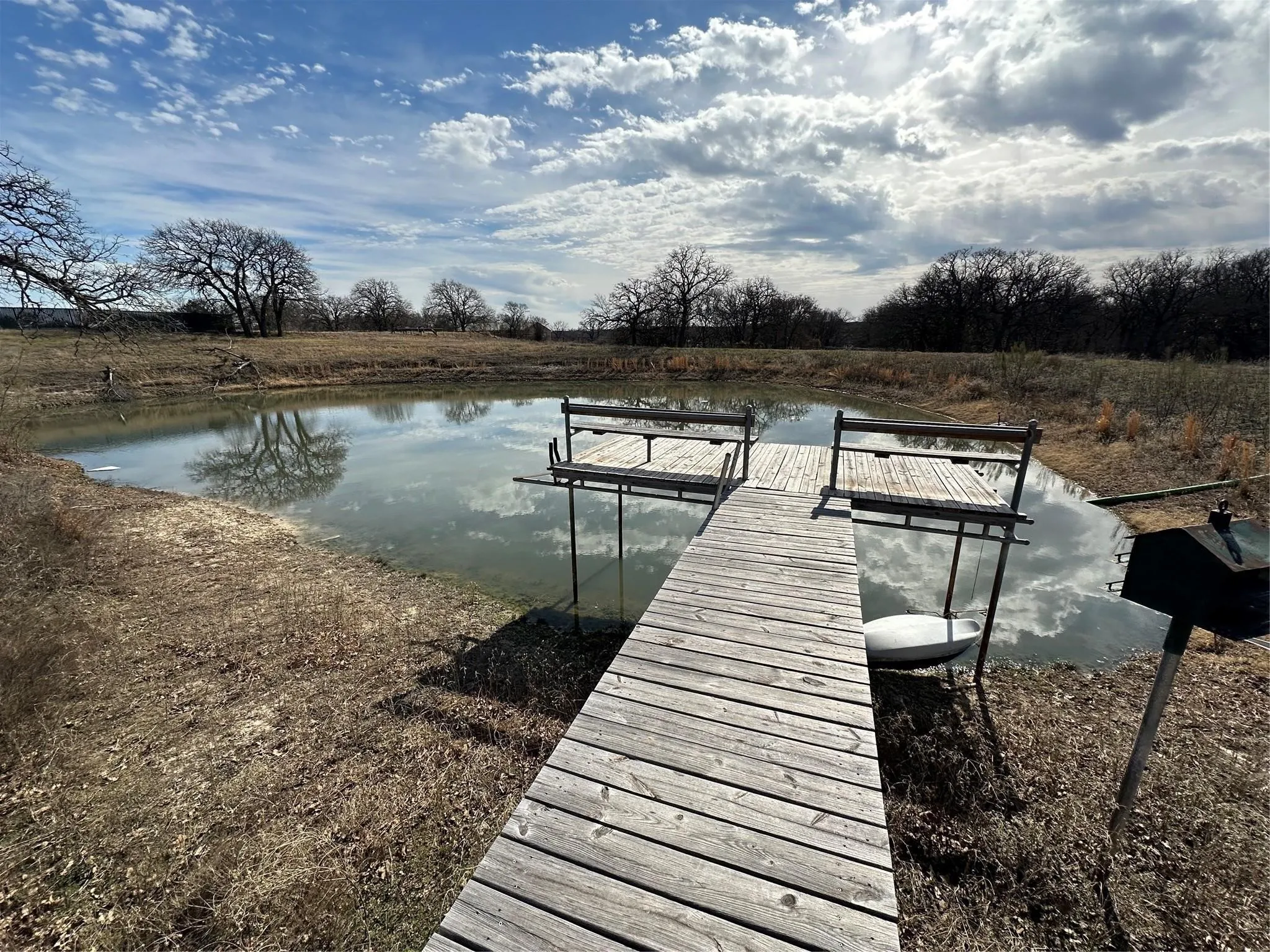 Single Family Residence For Sale in Tarrant County , 7401 Briar Road, Azle, Texas 76020, 2 Bedroom, 2 Bathroom, 2 Garage spaces, 2,639 Sqft, built in 1998, Preowned, mls#21146145, Real Estate Agent in Azle, Homes For Sale in Tarrant county, Homes For Sale in Azle, Realtor in Azle Texas, Real Estate Brokerage Independent Realty Texas, Luminita Cordes Realtor