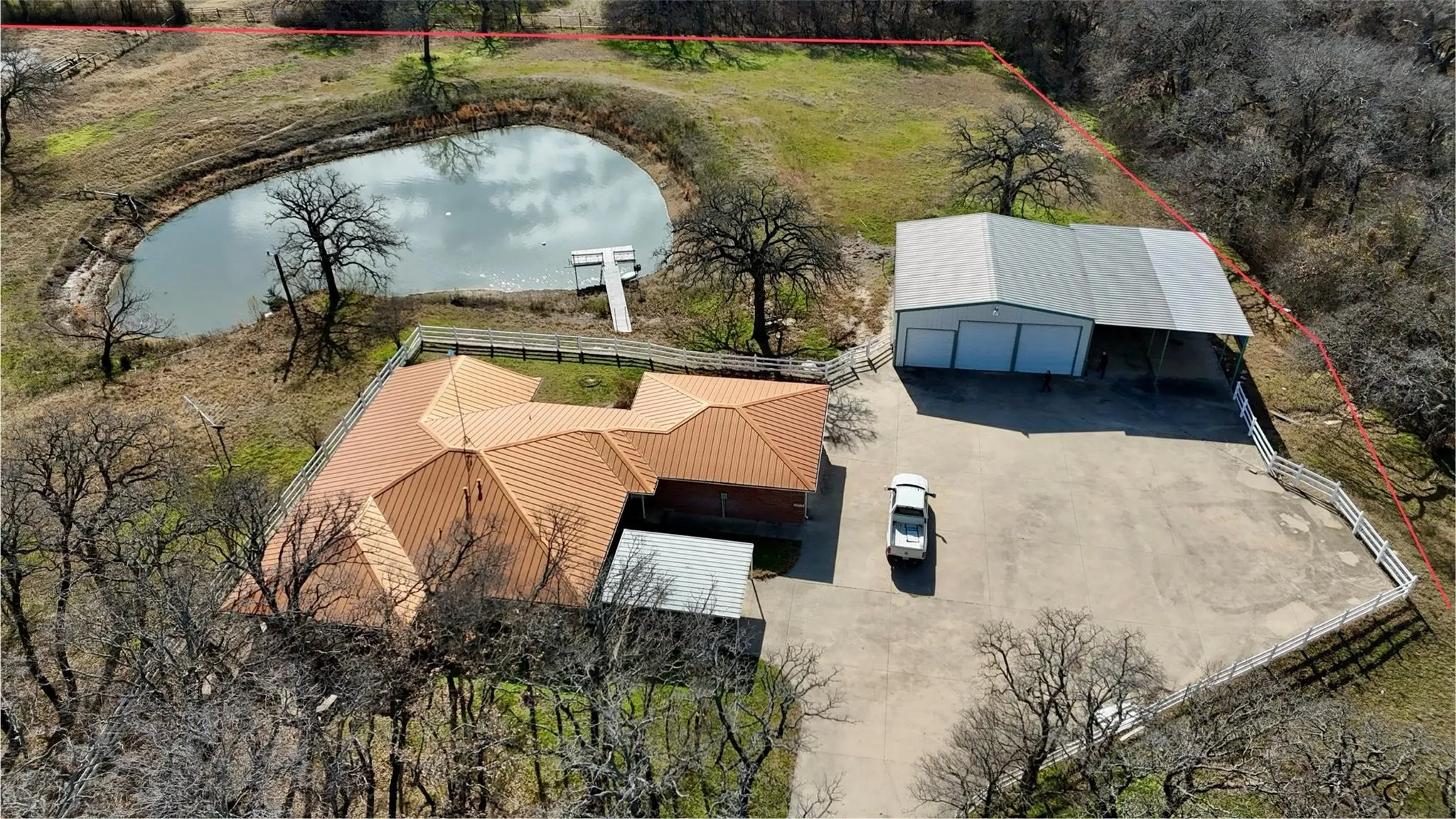 Single Family Residence For Sale in Tarrant County , 7401 Briar Road, Azle, Texas 76020, 2 Bedroom, 2 Bathroom, 2 Garage spaces, 2,639 Sqft, built in 1998, Preowned, mls#21146145, Real Estate Agent in Azle, Homes For Sale in Tarrant county, Homes For Sale in Azle, Realtor in Azle Texas, Real Estate Brokerage Independent Realty Texas, Luminita Cordes Realtor