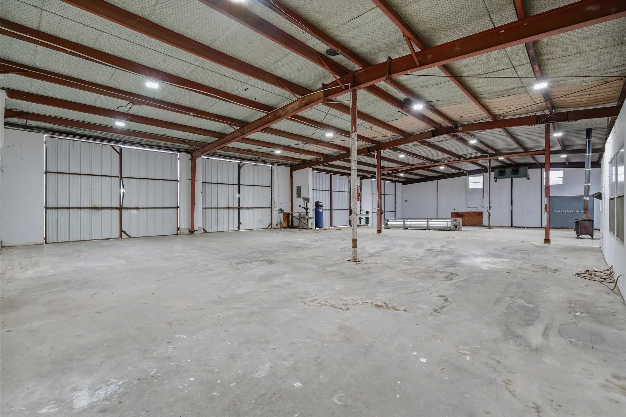 Office For Sale in Kaufman County , 9474 HWY 175, Kemp, Texas 75143, 0, 0, Garage spaces, 20,568 Sqft, built in 1990, Preowned, mls#21146136, Real Estate Agent in Kemp, Homes For Sale in Kaufman county, Homes For Sale in Kemp, Realtor in Kemp Texas, Real Estate Brokerage Independent Realty Texas, Luminita Cordes Realtor