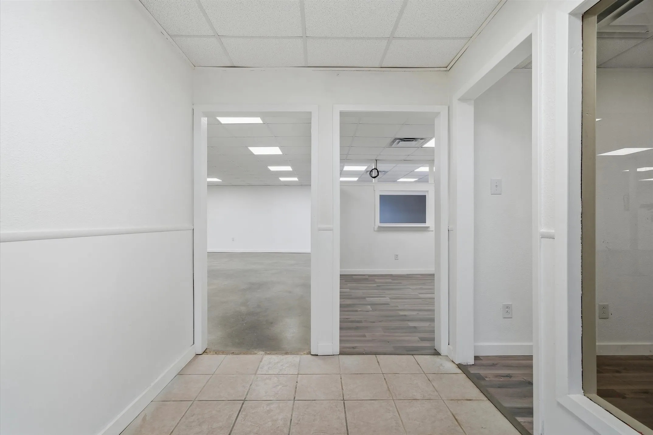 Office For Sale in Kaufman County , 9474 HWY 175, Kemp, Texas 75143, 0, 0, Garage spaces, 20,568 Sqft, built in 1990, Preowned, mls#21146136, Real Estate Agent in Kemp, Homes For Sale in Kaufman county, Homes For Sale in Kemp, Realtor in Kemp Texas, Real Estate Brokerage Independent Realty Texas, Luminita Cordes Realtor