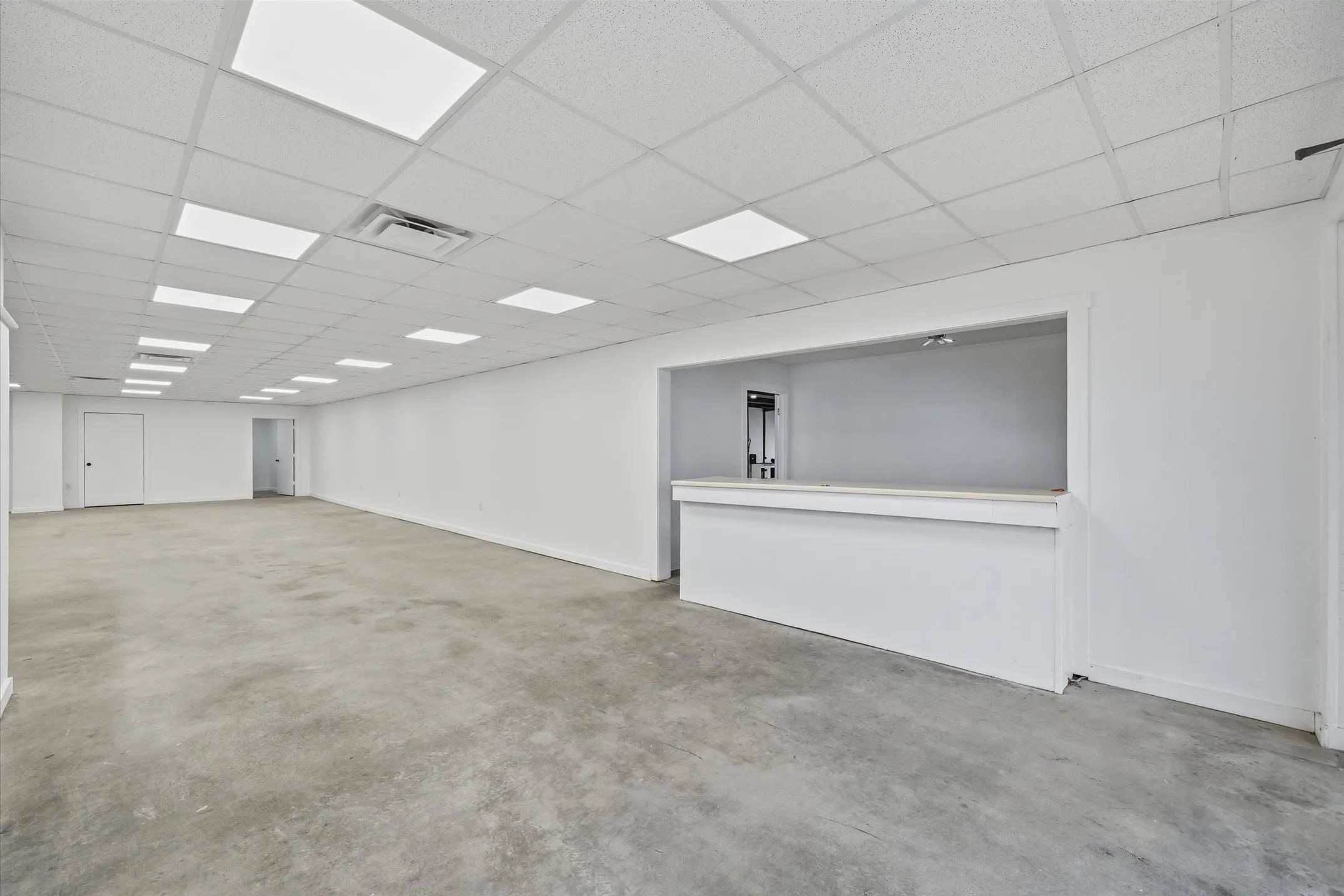 Office For Sale in Kaufman County , 9474 HWY 175, Kemp, Texas 75143, 0, 0, Garage spaces, 20,568 Sqft, built in 1990, Preowned, mls#21146136, Real Estate Agent in Kemp, Homes For Sale in Kaufman county, Homes For Sale in Kemp, Realtor in Kemp Texas, Real Estate Brokerage Independent Realty Texas, Luminita Cordes Realtor