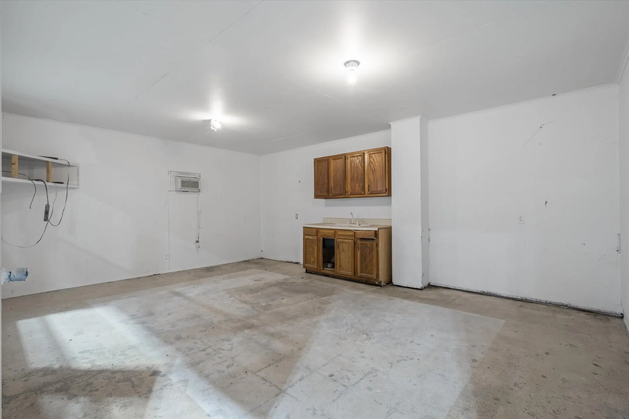 Office For Sale in Kaufman County , 9474 HWY 175, Kemp, Texas 75143, 0, 0, Garage spaces, 20,568 Sqft, built in 1990, Preowned, mls#21146136, Real Estate Agent in Kemp, Homes For Sale in Kaufman county, Homes For Sale in Kemp, Realtor in Kemp Texas, Real Estate Brokerage Independent Realty Texas, Luminita Cordes Realtor