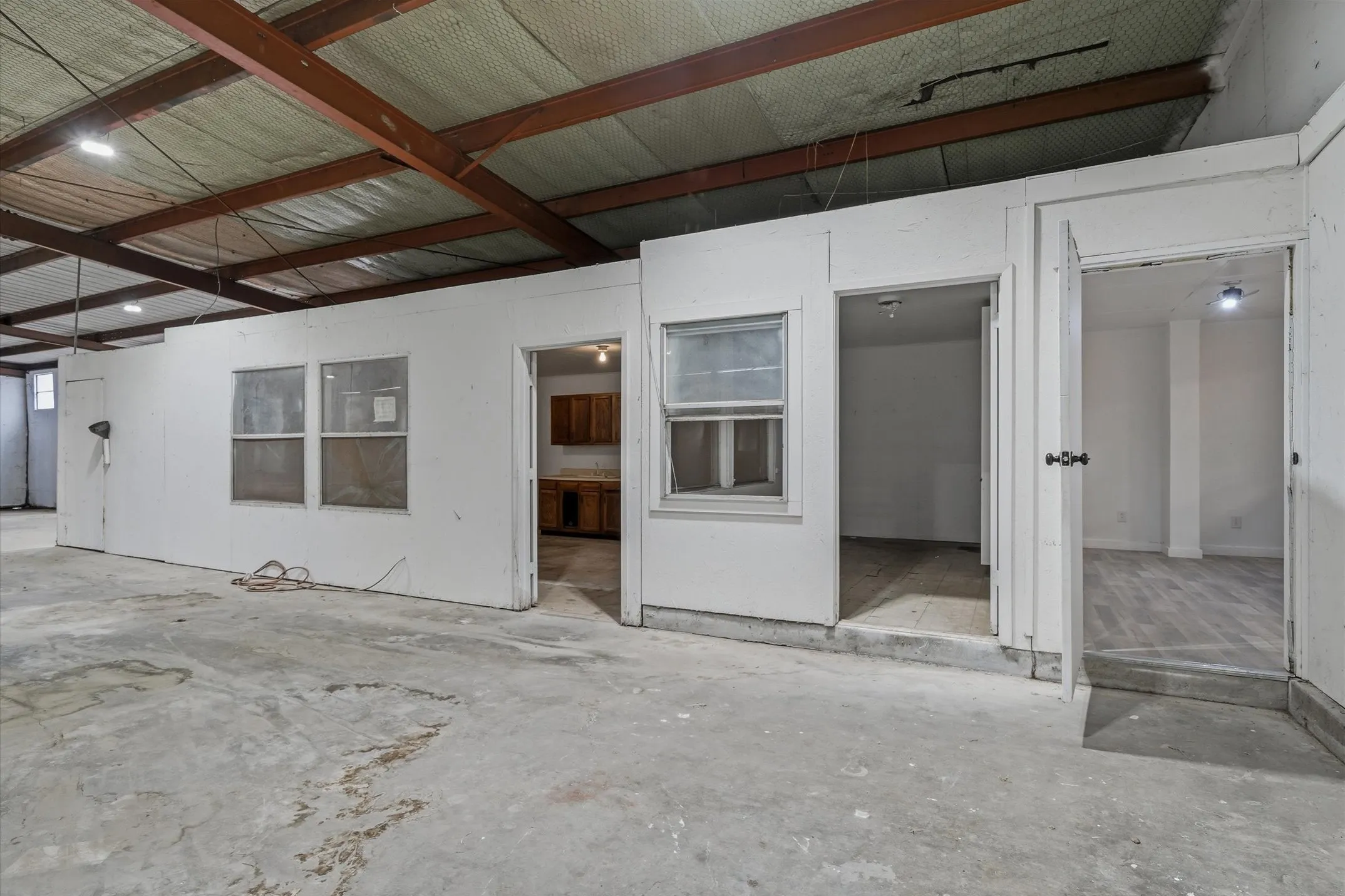 Office For Sale in Kaufman County , 9474 HWY 175, Kemp, Texas 75143, 0, 0, Garage spaces, 20,568 Sqft, built in 1990, Preowned, mls#21146136, Real Estate Agent in Kemp, Homes For Sale in Kaufman county, Homes For Sale in Kemp, Realtor in Kemp Texas, Real Estate Brokerage Independent Realty Texas, Luminita Cordes Realtor