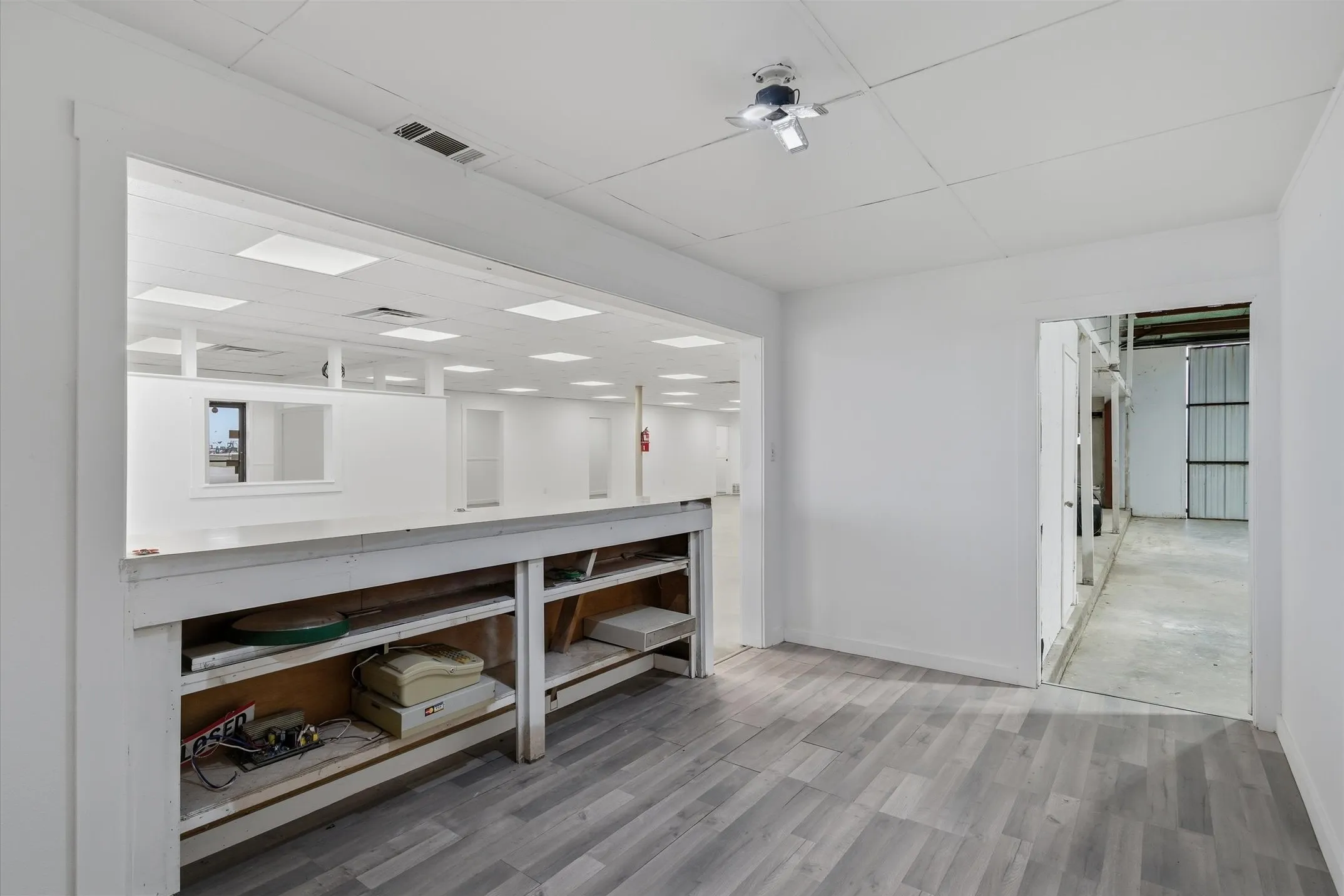 Office For Sale in Kaufman County , 9474 HWY 175, Kemp, Texas 75143, 0, 0, Garage spaces, 20,568 Sqft, built in 1990, Preowned, mls#21146136, Real Estate Agent in Kemp, Homes For Sale in Kaufman county, Homes For Sale in Kemp, Realtor in Kemp Texas, Real Estate Brokerage Independent Realty Texas, Luminita Cordes Realtor