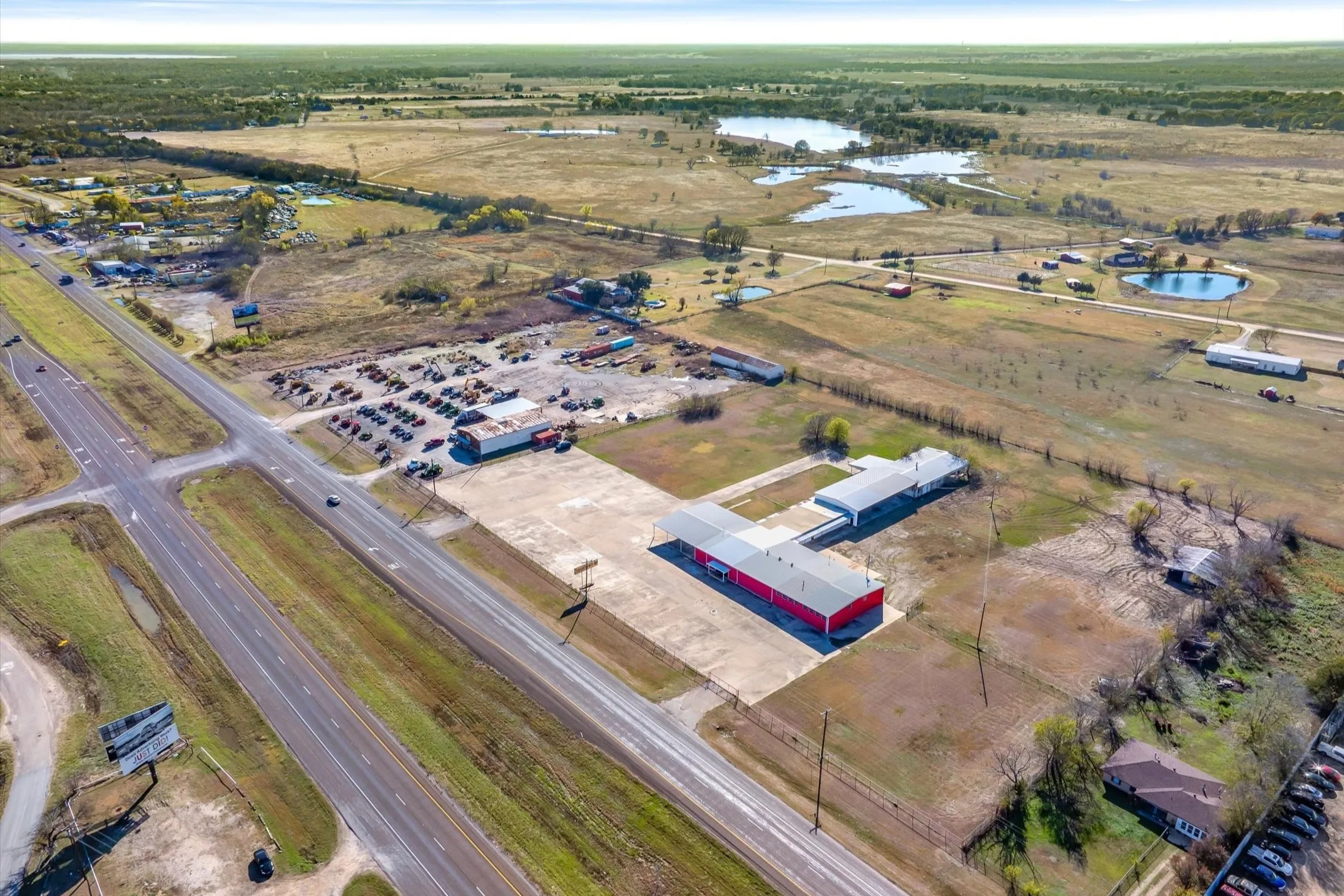 Office For Sale in Kaufman County , 9474 HWY 175, Kemp, Texas 75143, 0, 0, Garage spaces, 20,568 Sqft, built in 1990, Preowned, mls#21146136, Real Estate Agent in Kemp, Homes For Sale in Kaufman county, Homes For Sale in Kemp, Realtor in Kemp Texas, Real Estate Brokerage Independent Realty Texas, Luminita Cordes Realtor