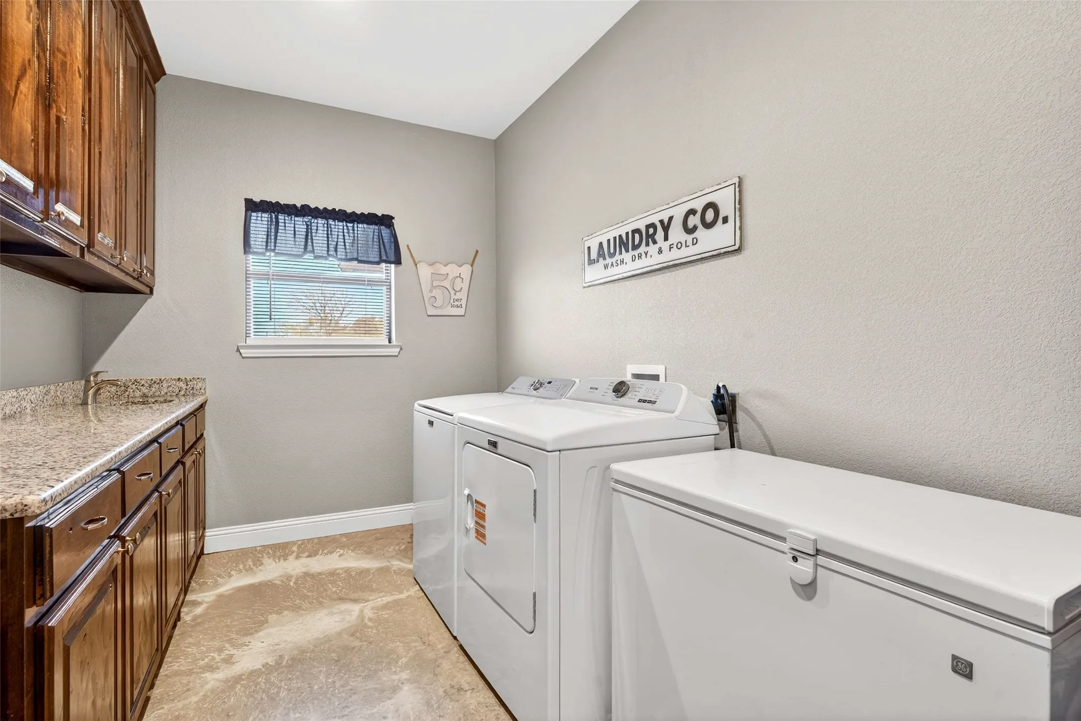 Single Family Residence For Sale in Wise County , 1081 County Road 3591, Paradise, Texas 76073, 4 Bedroom, 3 Bathroom, 2 Garage spaces, 2,742 Sqft, built in 2017, Preowned, mls#21144582, Real Estate Agent in Paradise, Homes For Sale in Wise county, Homes For Sale in Paradise, Realtor in Paradise Texas, Real Estate Brokerage Independent Realty Texas, Luminita Cordes Realtor