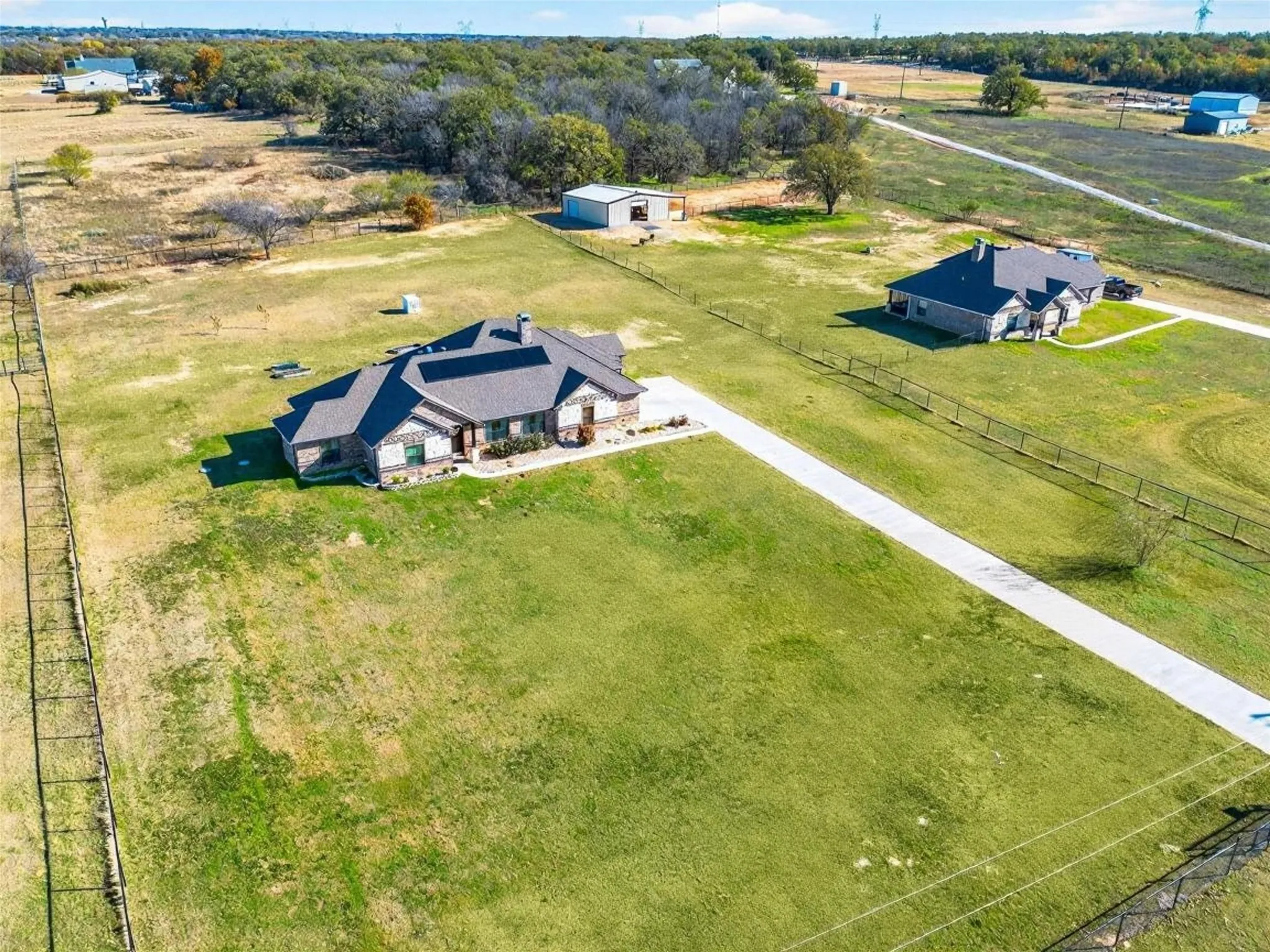 Single Family Residence For Sale in Wise County , 1081 County Road 3591, Paradise, Texas 76073, 4 Bedroom, 3 Bathroom, 2 Garage spaces, 2,742 Sqft, built in 2017, Preowned, mls#21144582, Real Estate Agent in Paradise, Homes For Sale in Wise county, Homes For Sale in Paradise, Realtor in Paradise Texas, Real Estate Brokerage Independent Realty Texas, Luminita Cordes Realtor