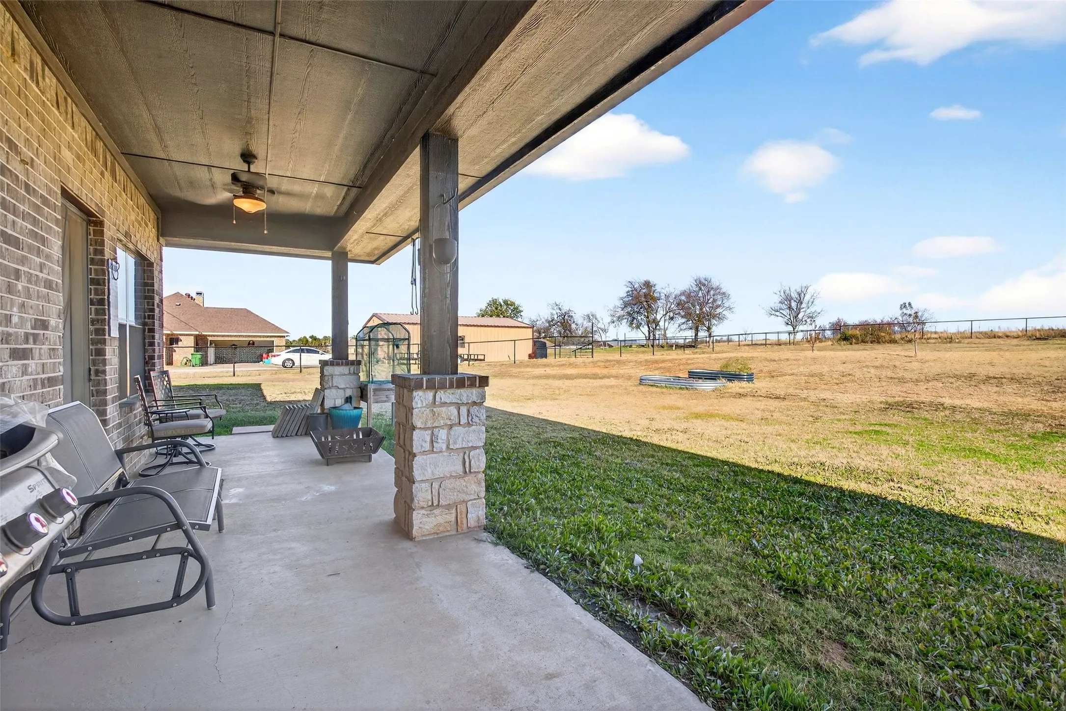 Single Family Residence For Sale in Wise County , 1081 County Road 3591, Paradise, Texas 76073, 4 Bedroom, 3 Bathroom, 2 Garage spaces, 2,742 Sqft, built in 2017, Preowned, mls#21144582, Real Estate Agent in Paradise, Homes For Sale in Wise county, Homes For Sale in Paradise, Realtor in Paradise Texas, Real Estate Brokerage Independent Realty Texas, Luminita Cordes Realtor