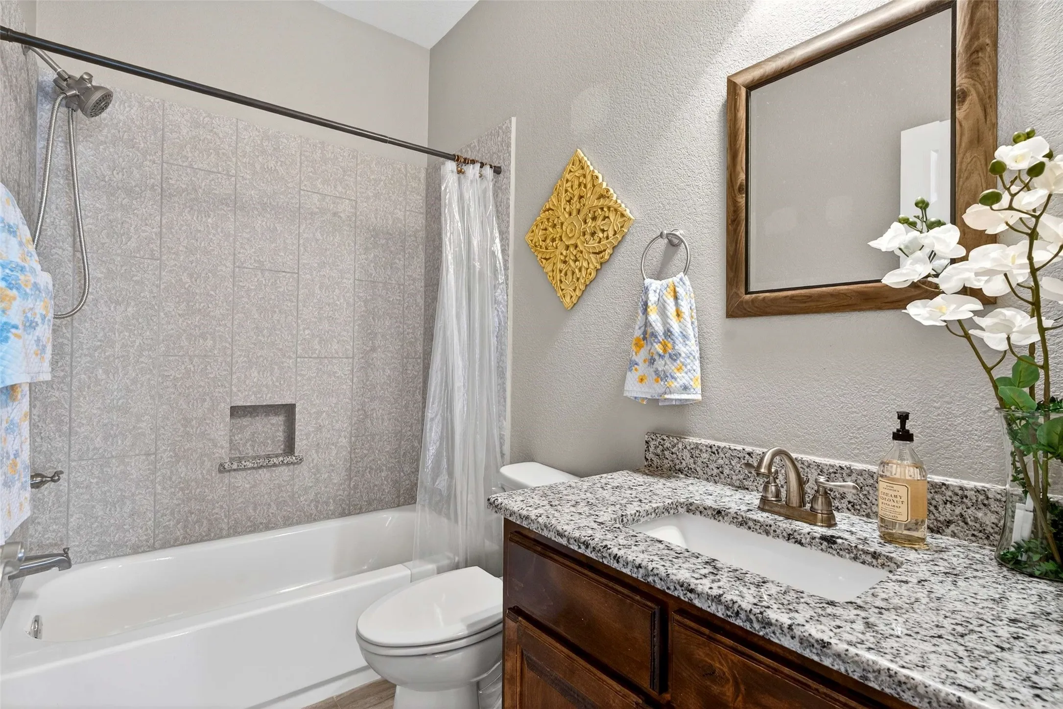Single Family Residence For Sale in Wise County , 1081 County Road 3591, Paradise, Texas 76073, 4 Bedroom, 3 Bathroom, 2 Garage spaces, 2,742 Sqft, built in 2017, Preowned, mls#21144582, Real Estate Agent in Paradise, Homes For Sale in Wise county, Homes For Sale in Paradise, Realtor in Paradise Texas, Real Estate Brokerage Independent Realty Texas, Luminita Cordes Realtor