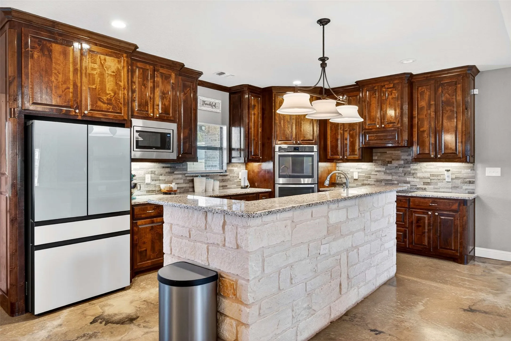 Single Family Residence For Sale in Wise County , 1081 County Road 3591, Paradise, Texas 76073, 4 Bedroom, 3 Bathroom, 2 Garage spaces, 2,742 Sqft, built in 2017, Preowned, mls#21144582, Real Estate Agent in Paradise, Homes For Sale in Wise county, Homes For Sale in Paradise, Realtor in Paradise Texas, Real Estate Brokerage Independent Realty Texas, Luminita Cordes Realtor