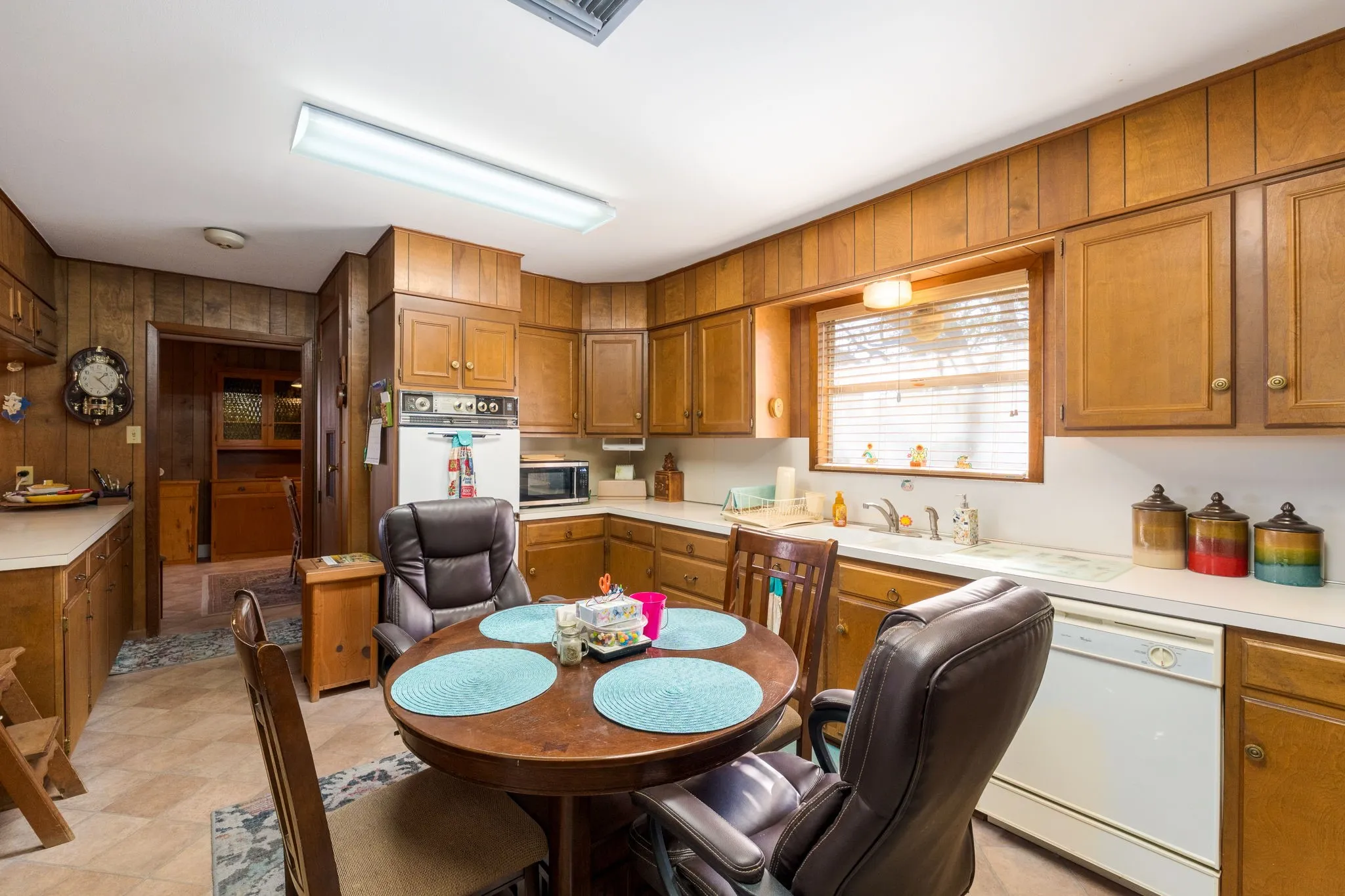 Single Family Residence For Sale in Lampasas County , 1003 N Ridge St, Lampasas, Texas 76550, 4 Bedrooms, 3 Bathrooms, Garage spaces, 2,559 Sqft, built in 1943, Price $429,900, mls#21146143, Real Estate Agent in Lampasas, Homes For Sale in Lampasas county, Homes For Sale in Lampasas, Realtor in Lampasas Texas, Real Estate Brokerage Independent Realty Texas, Luminita Cordes Realtor