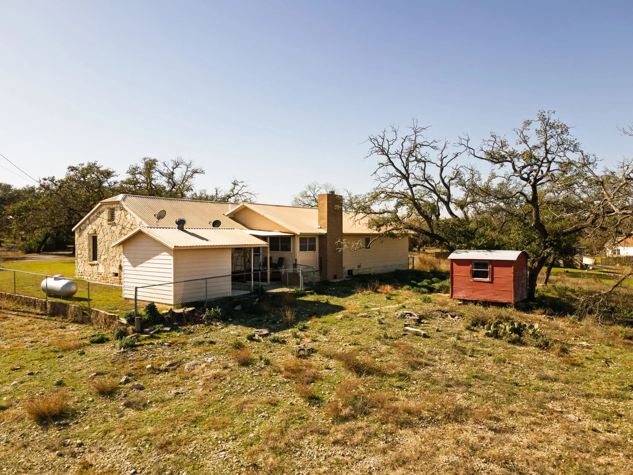 Single Family Residence For Sale in Lampasas County , 1003 N Ridge St, Lampasas, Texas 76550, 4 Bedrooms, 3 Bathrooms, Garage spaces, 2,559 Sqft, built in 1943, Price $429,900, mls#21146143, Real Estate Agent in Lampasas, Homes For Sale in Lampasas county, Homes For Sale in Lampasas, Realtor in Lampasas Texas, Real Estate Brokerage Independent Realty Texas, Luminita Cordes Realtor